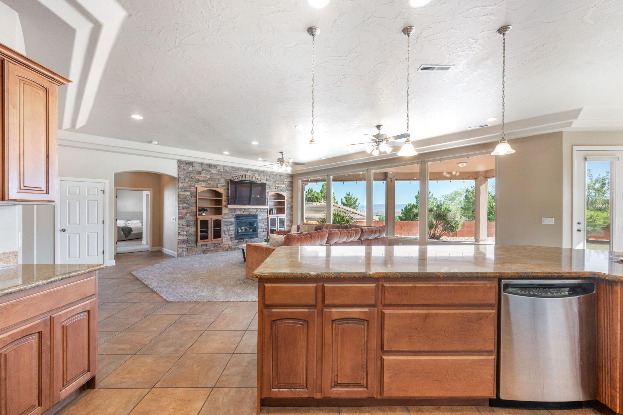 PARADISE CANYON - Residential