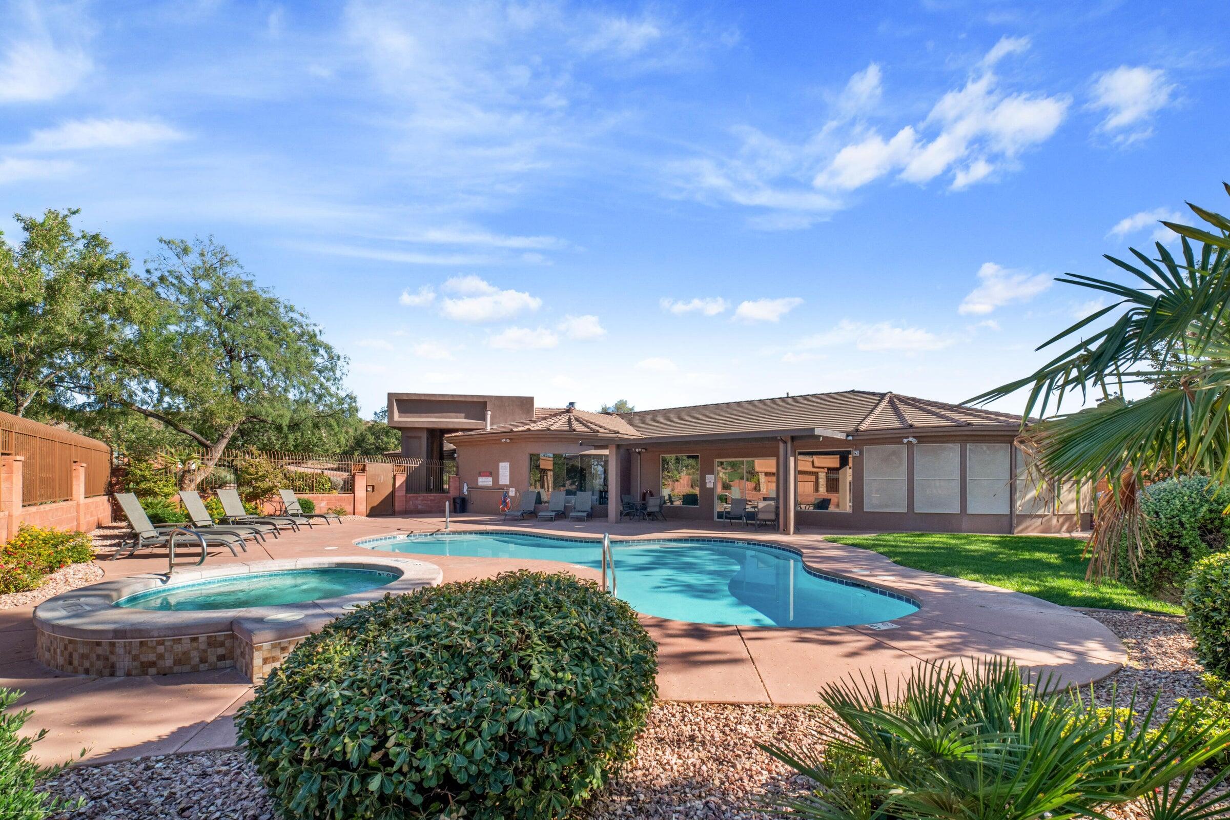 PARADISE CANYON - Residential