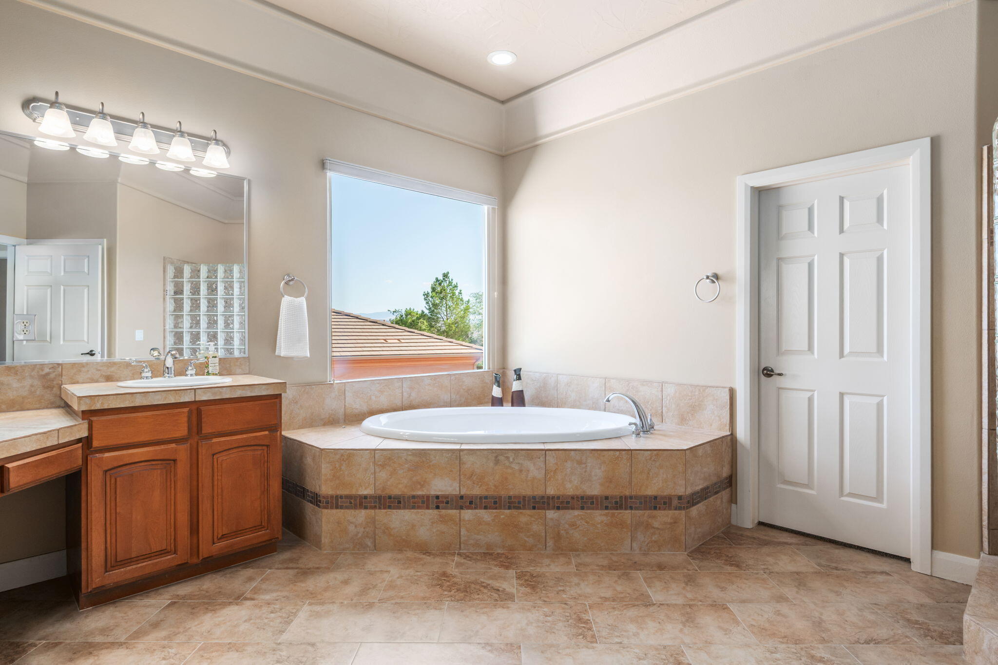 PARADISE CANYON - Residential