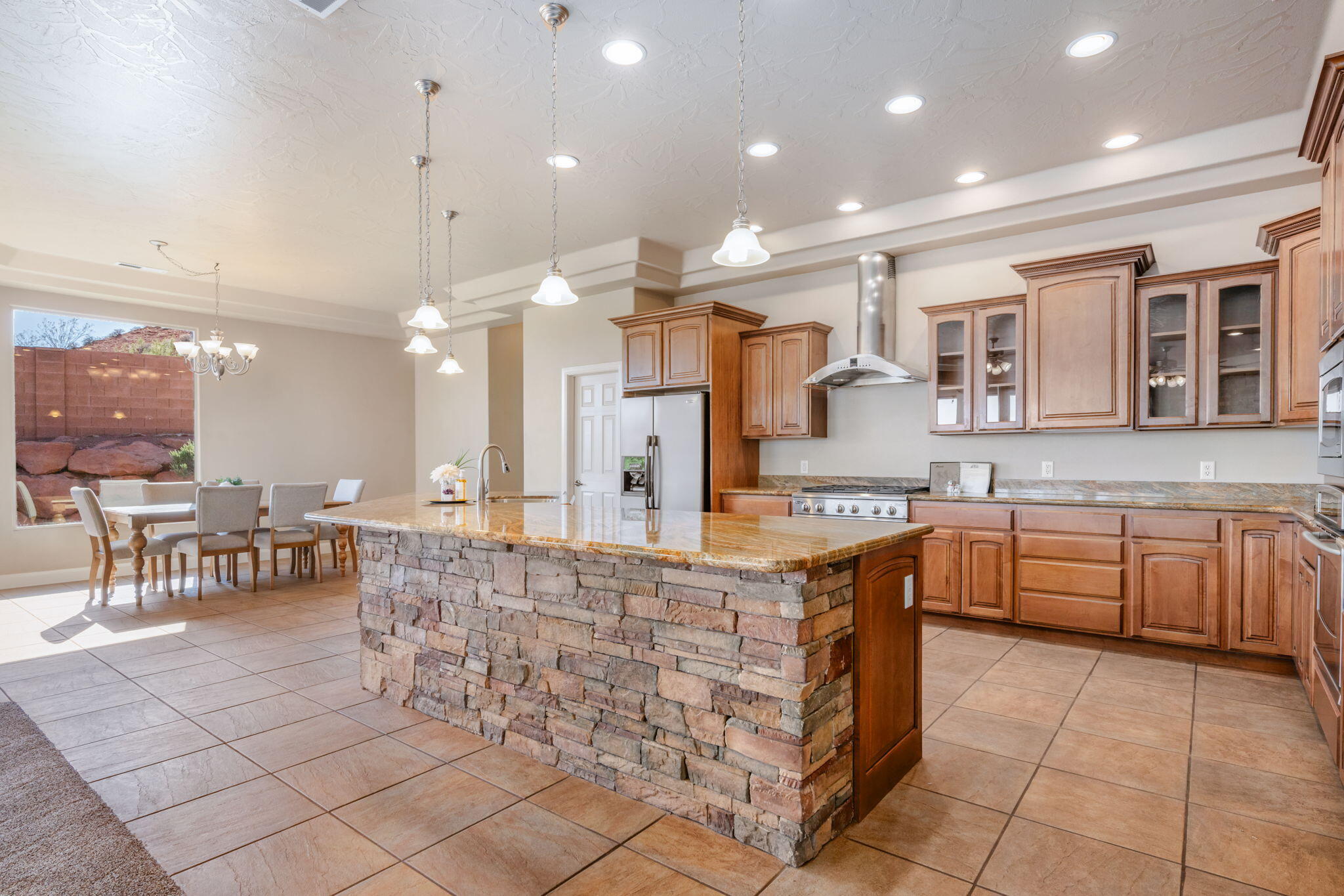 PARADISE CANYON - Residential