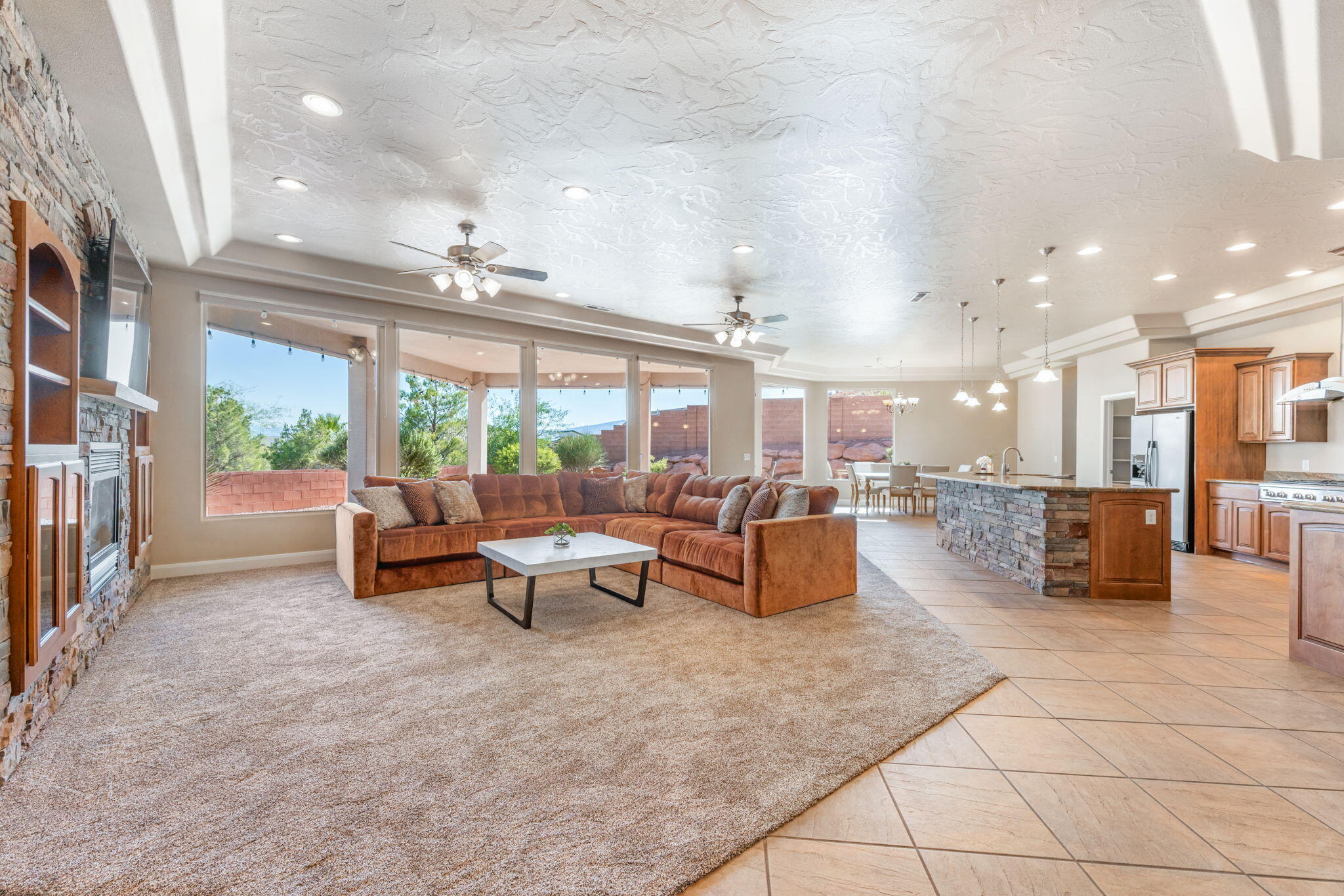 PARADISE CANYON - Residential