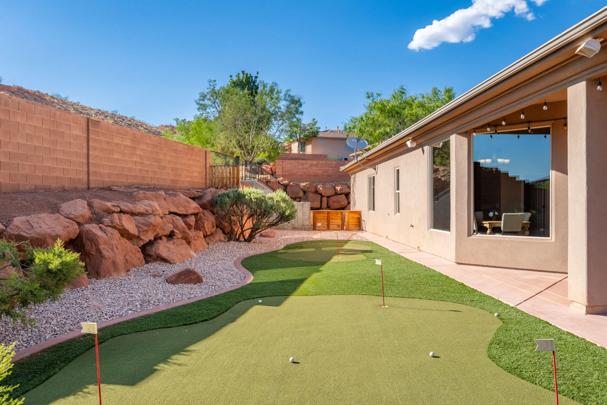 PARADISE CANYON - Residential