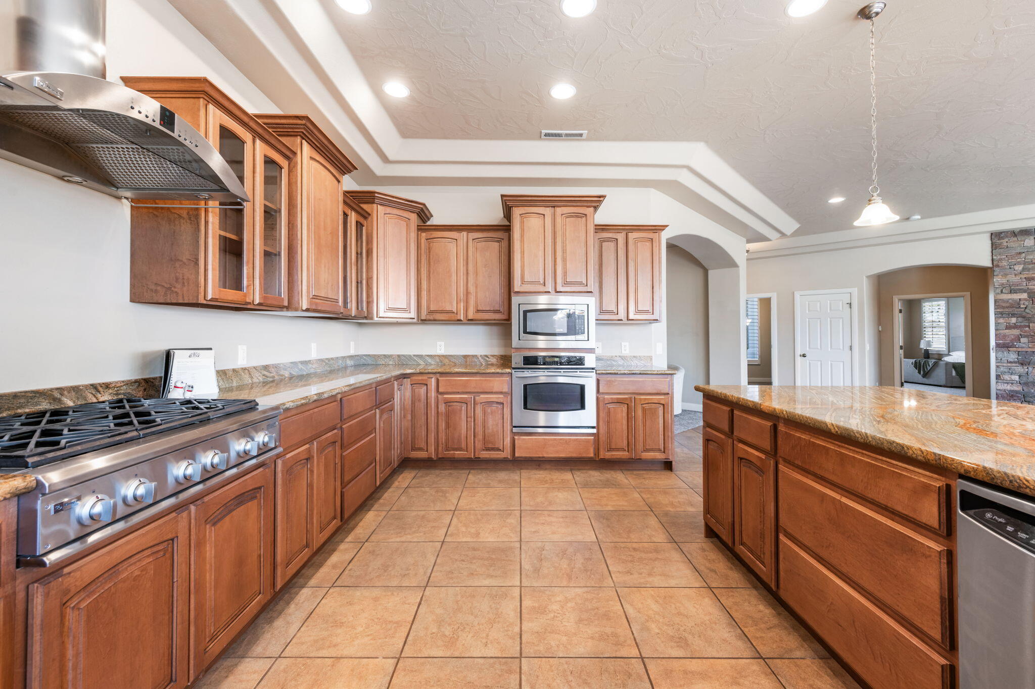 PARADISE CANYON - Residential