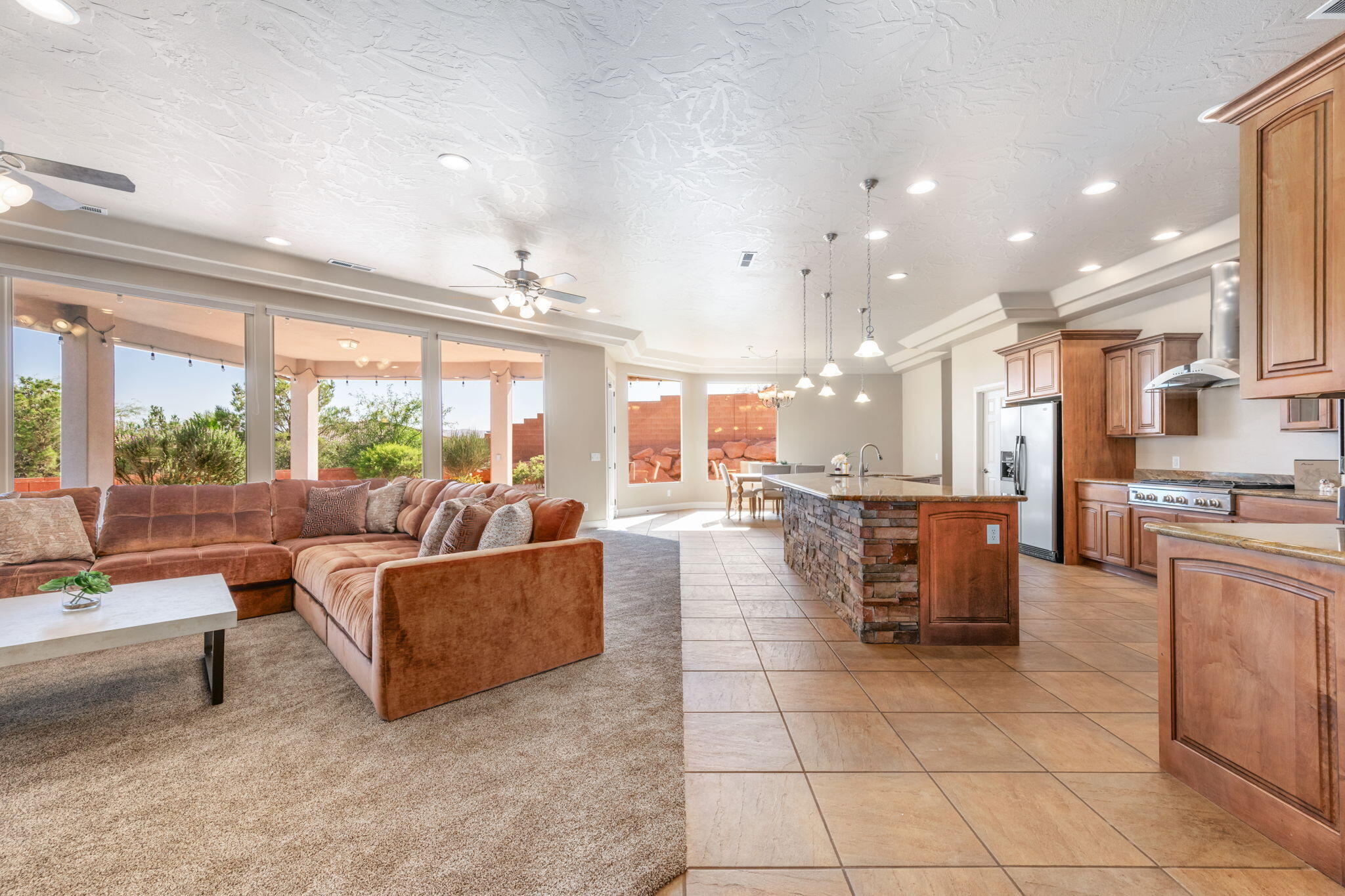 PARADISE CANYON - Residential