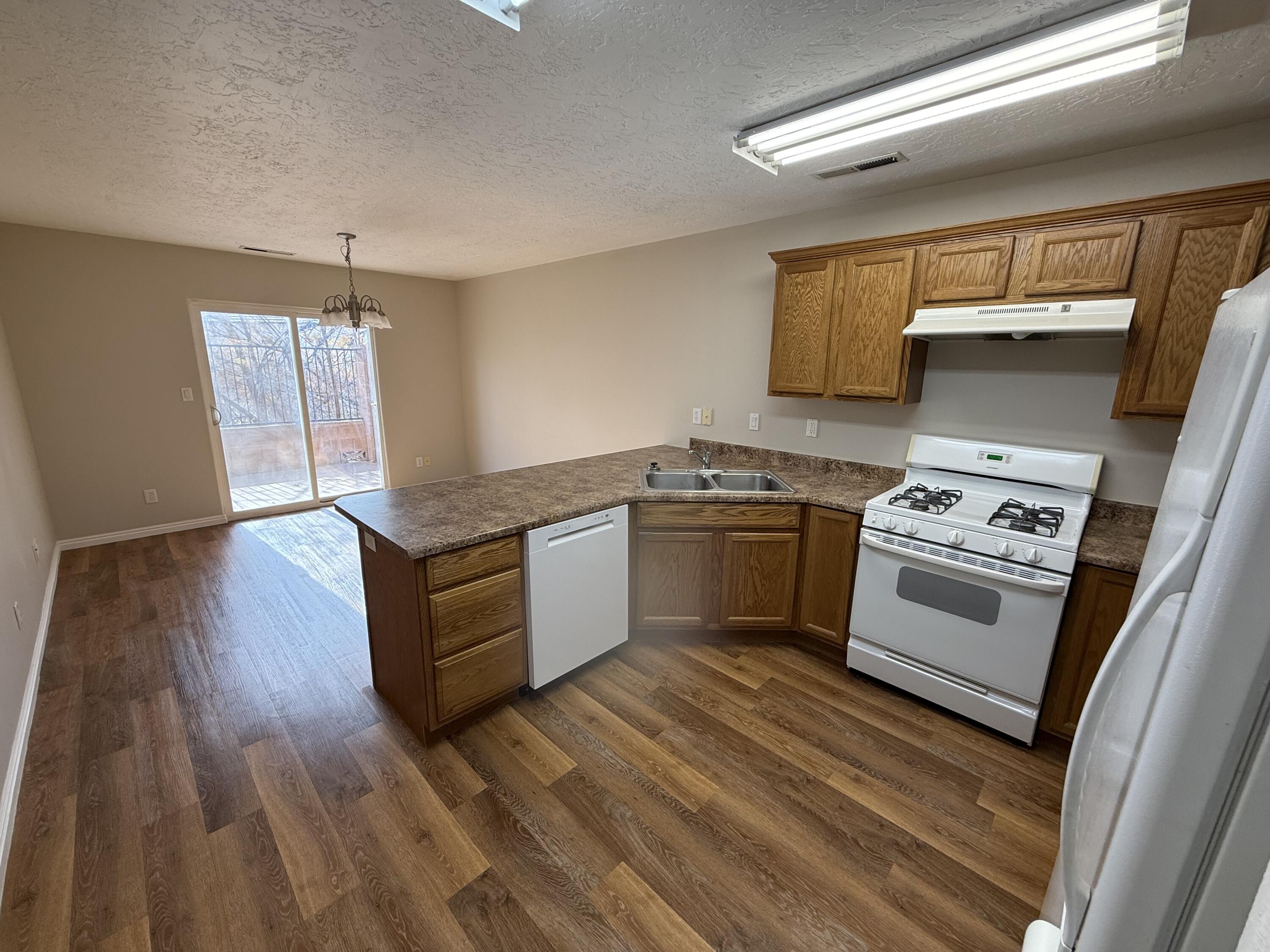 PECAN MEADOWS - Residential