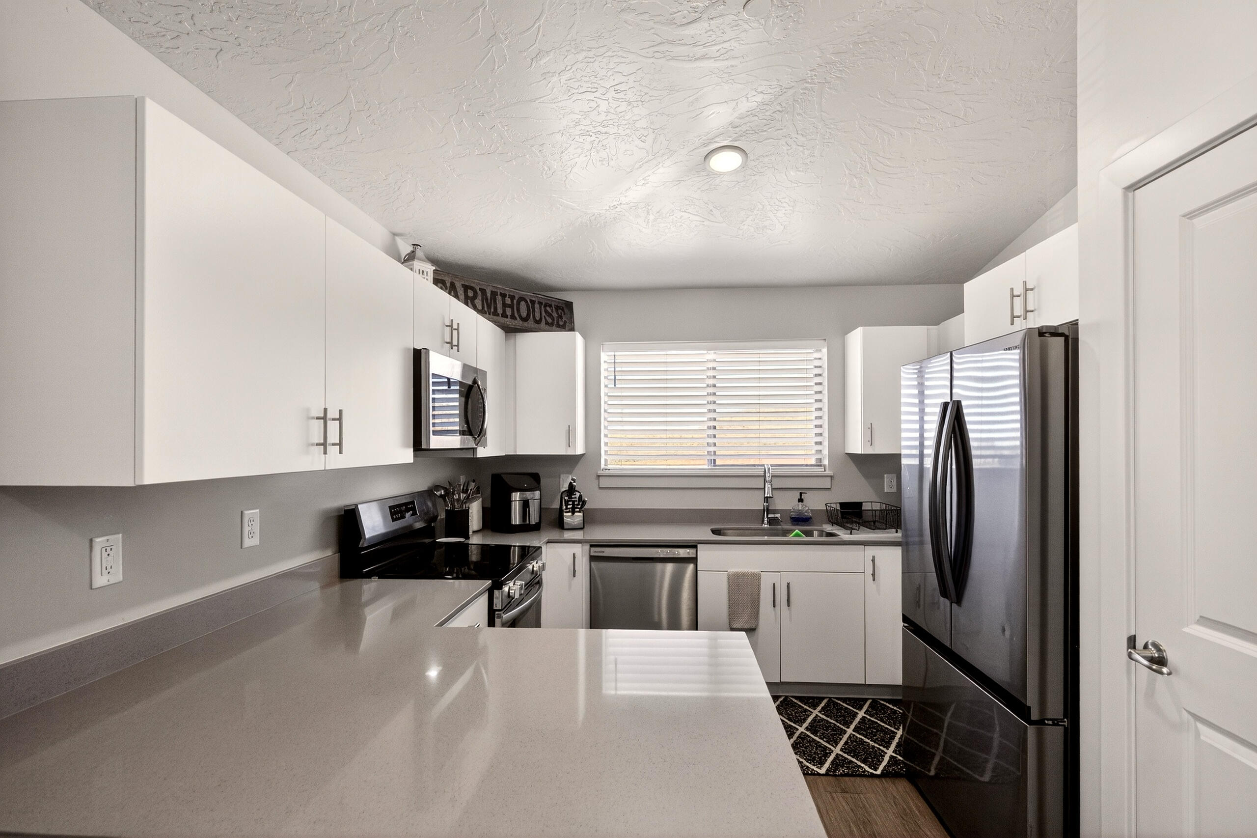 LONE ROCK CONDOS - Residential