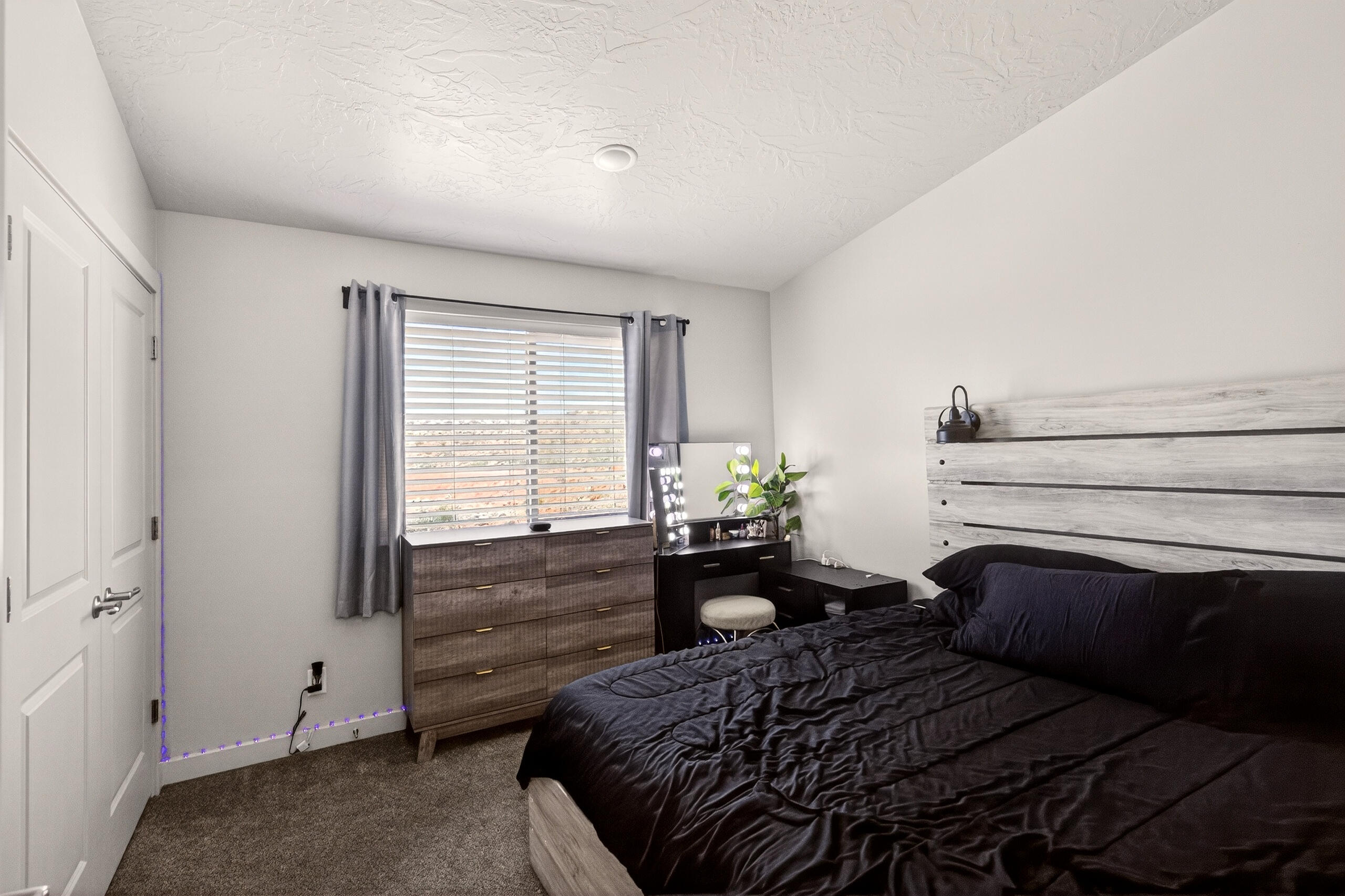 LONE ROCK CONDOS - Residential