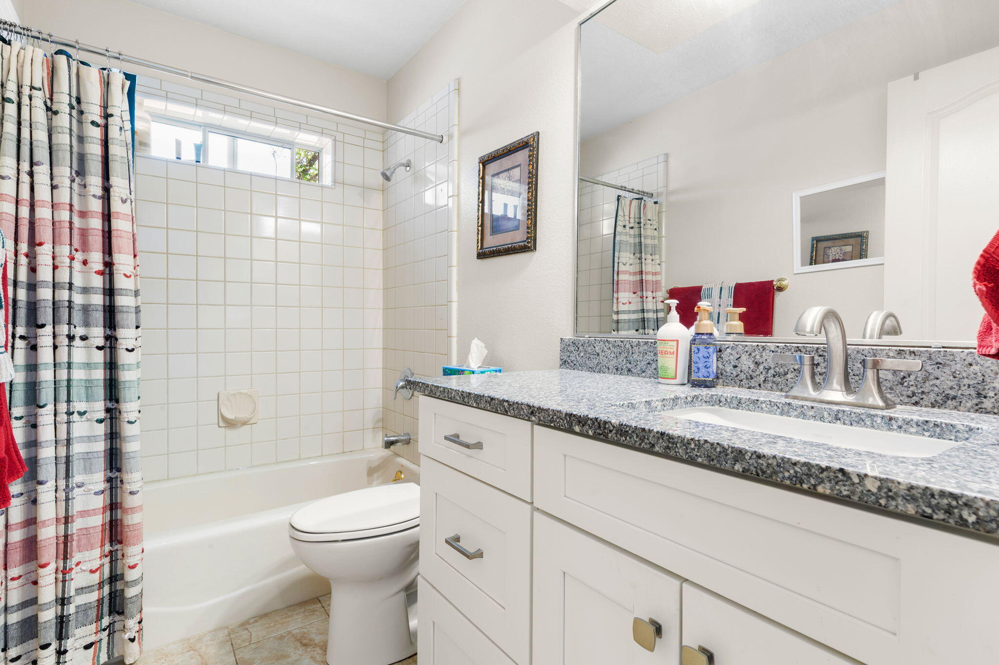 BLOOMINGTON HILLS - Residential
