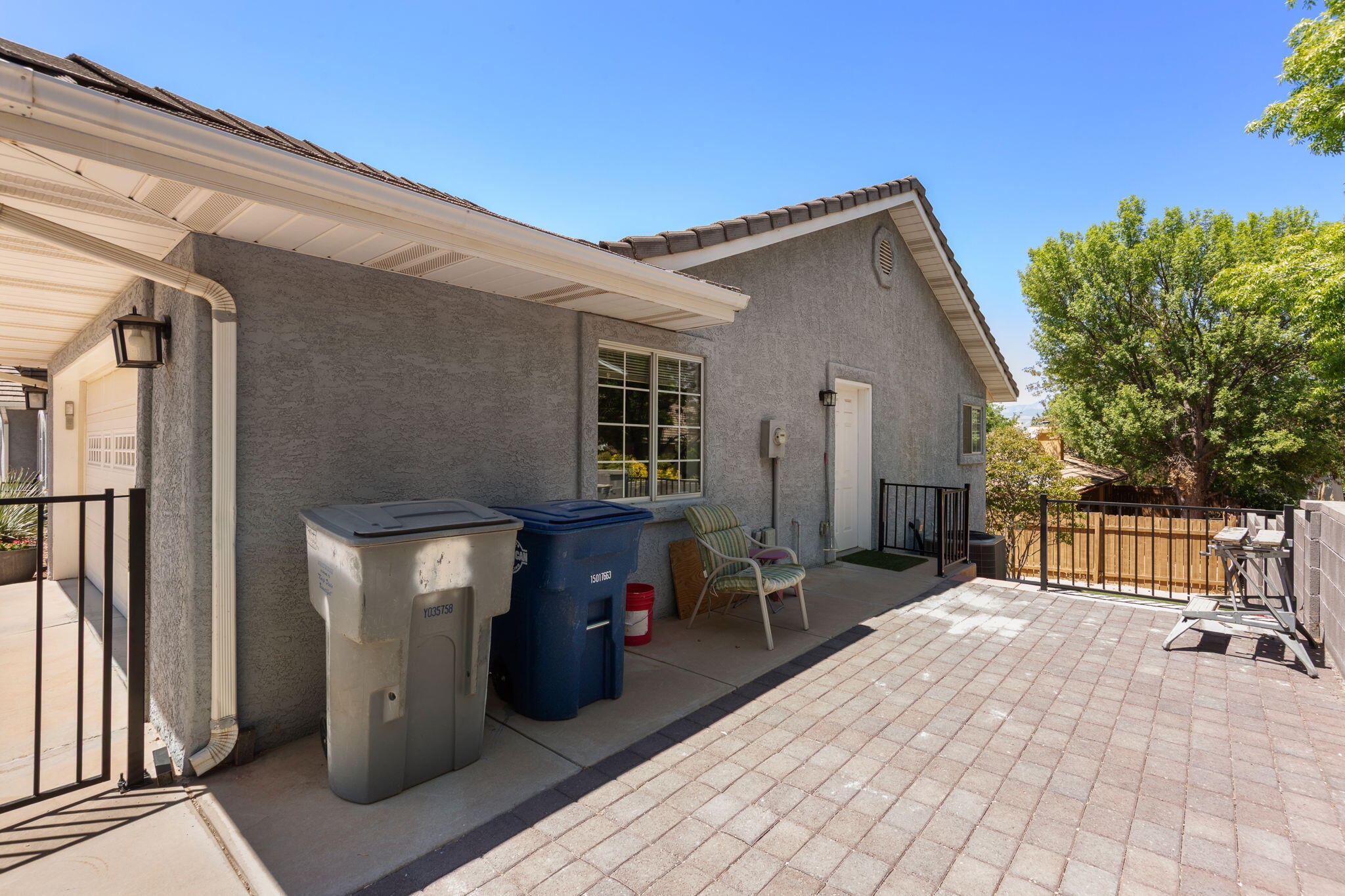 BLOOMINGTON HILLS - Residential