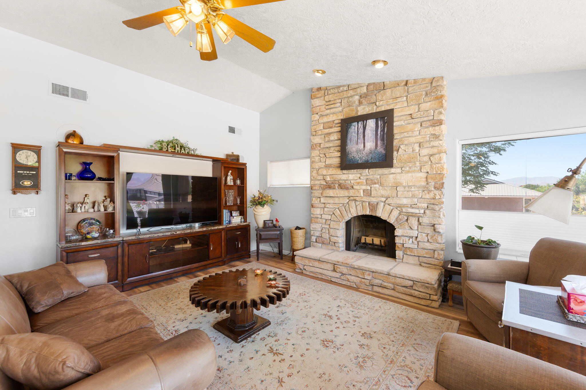 BLOOMINGTON HILLS - Residential