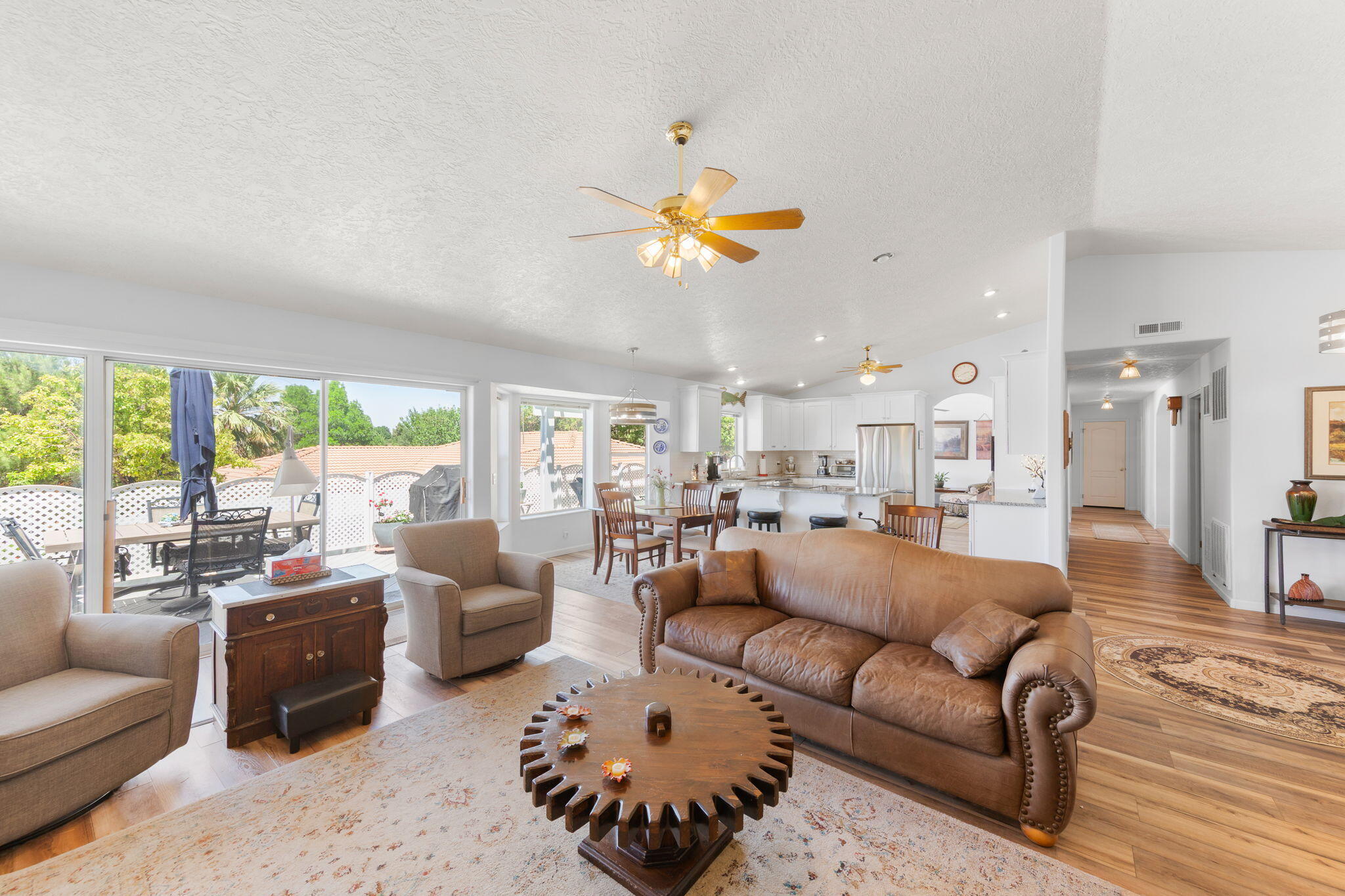 BLOOMINGTON HILLS - Residential