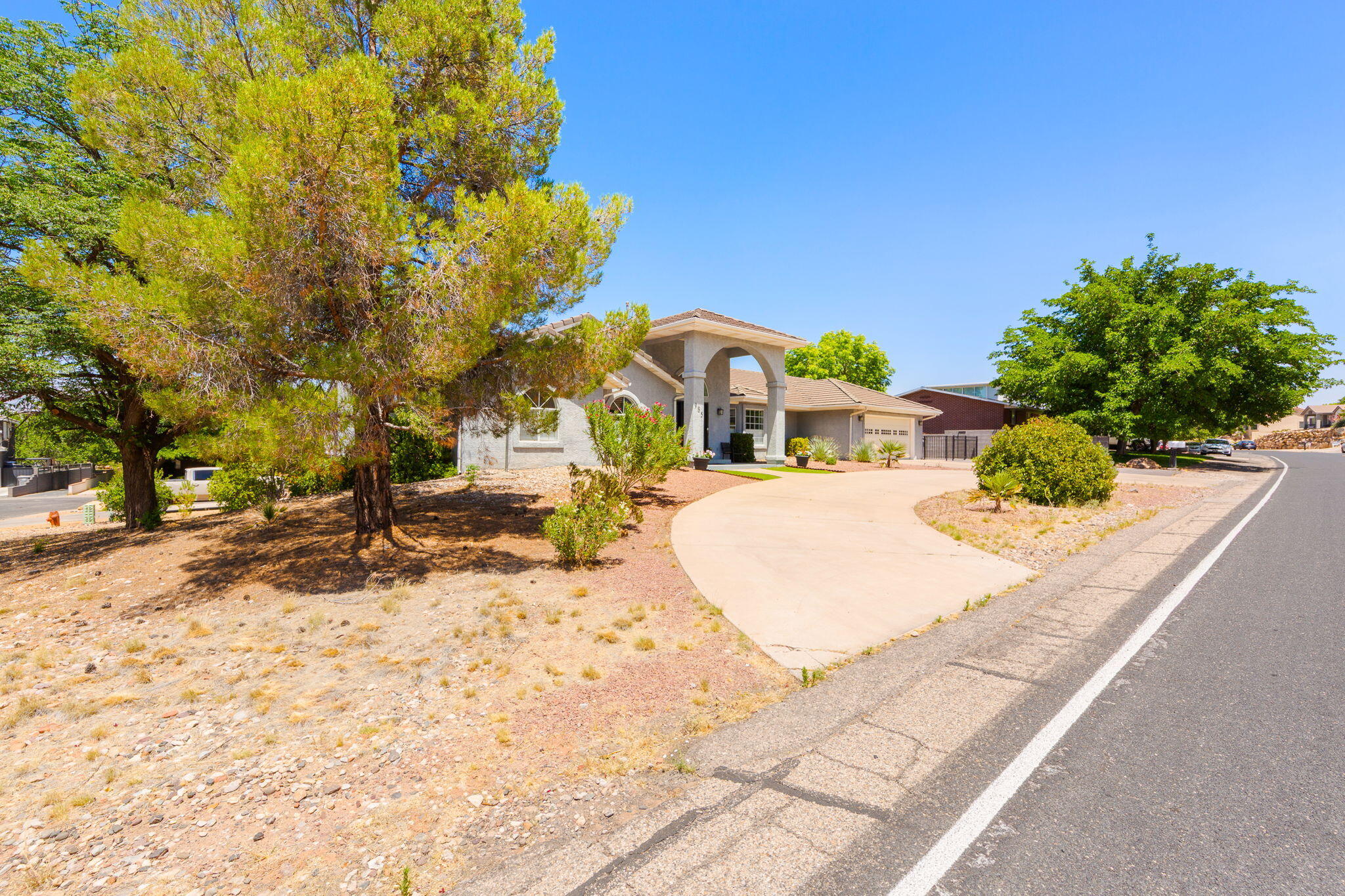BLOOMINGTON HILLS - Residential
