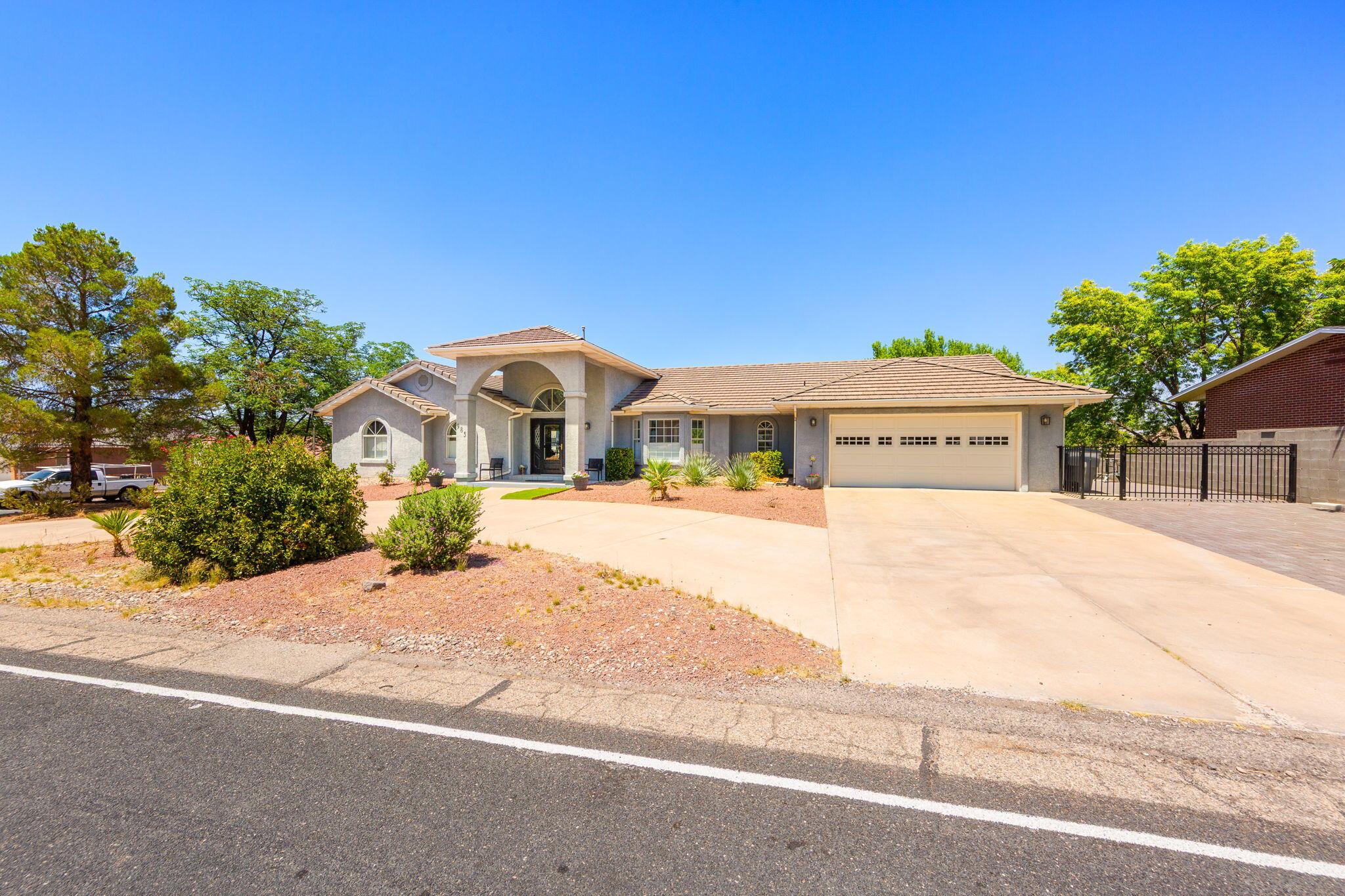 BLOOMINGTON HILLS - Residential