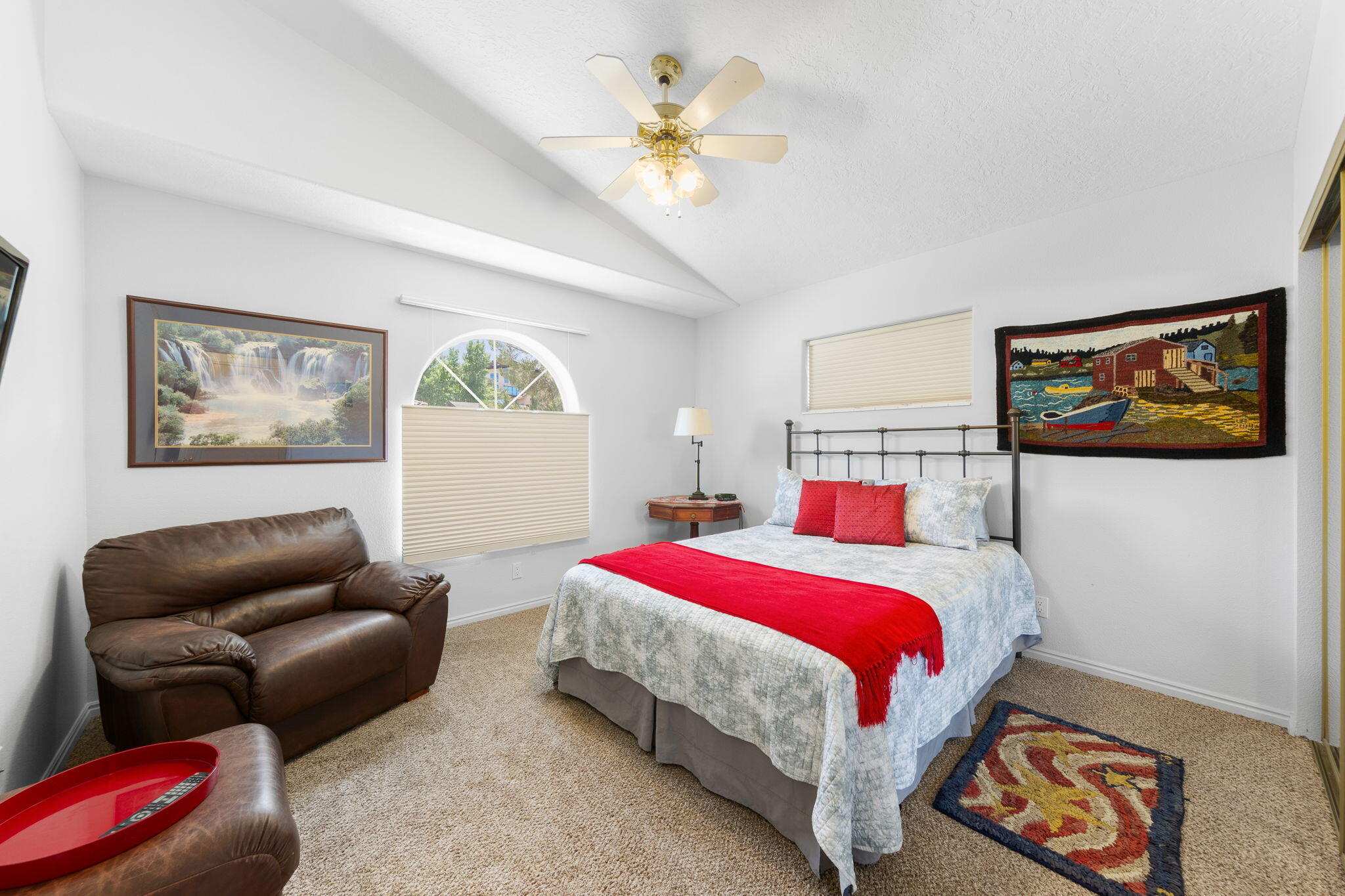 BLOOMINGTON HILLS - Residential