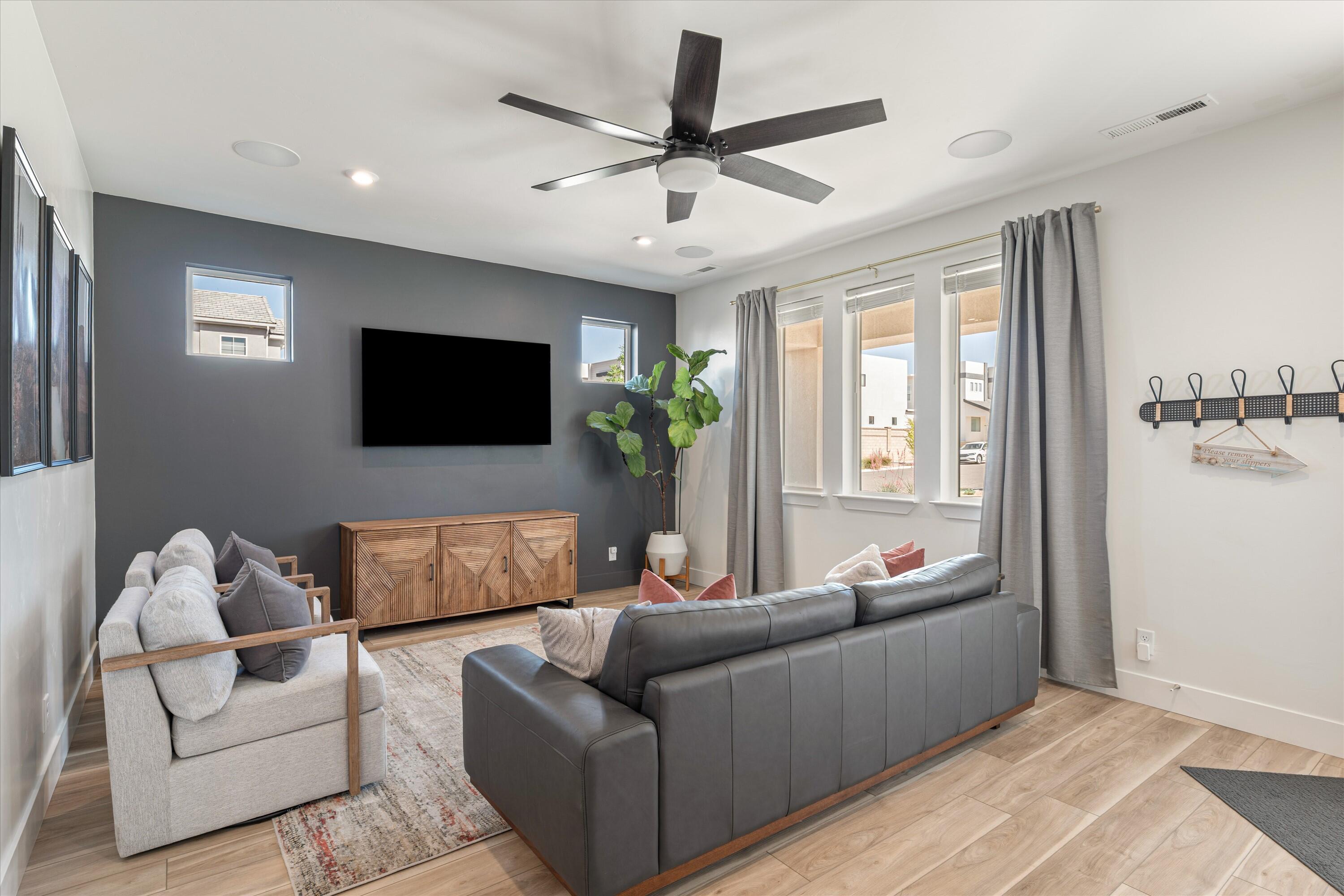 DESERT COLOR AUBURN HILLS - Residential