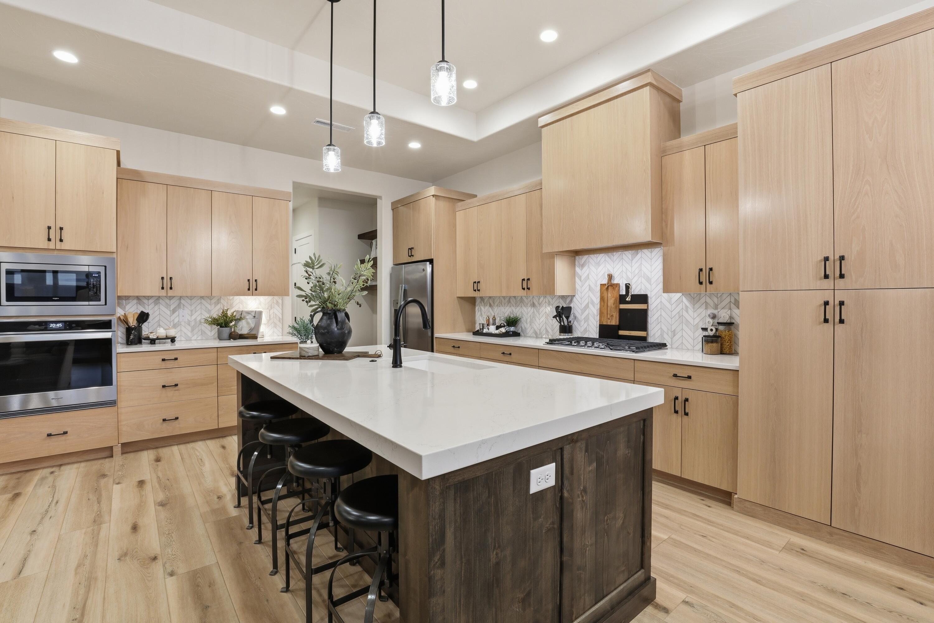 VIEWS AT CORAL CANYON - Residential
