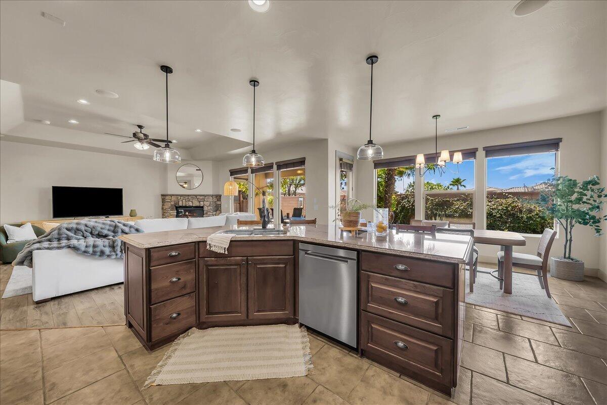 SUMMERFIELD LANE - Residential