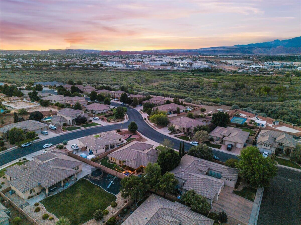SUMMERFIELD LANE - Residential