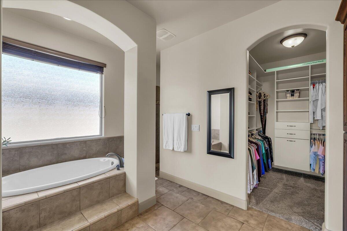 SUMMERFIELD LANE - Residential