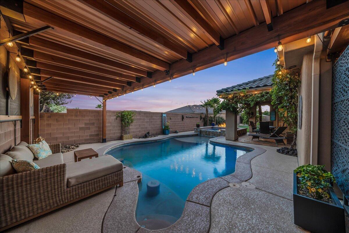 SUMMERFIELD LANE - Residential