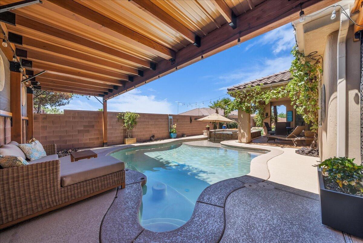 SUMMERFIELD LANE - Residential