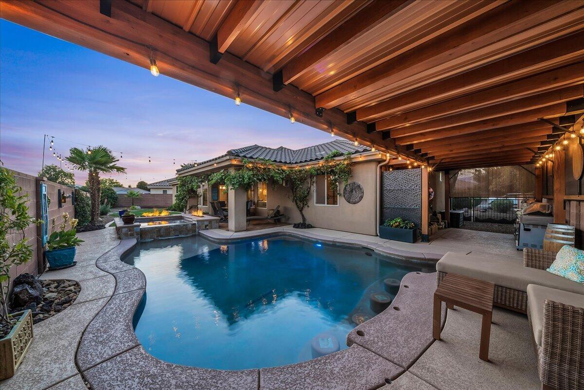 SUMMERFIELD LANE - Residential