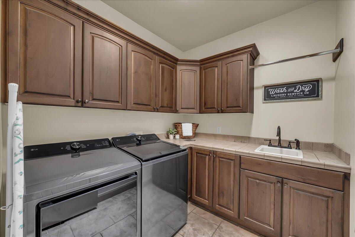 SUMMERFIELD LANE - Residential