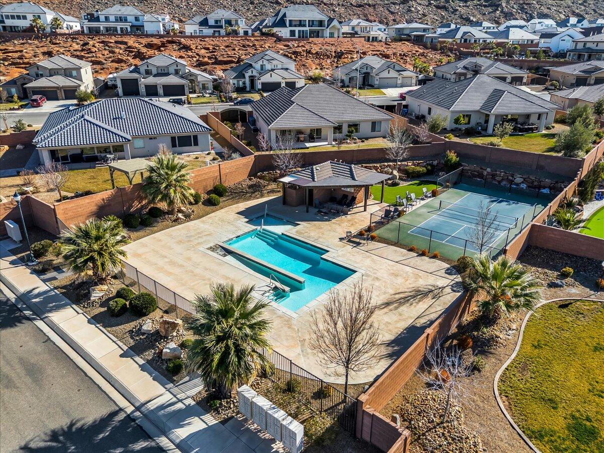 ELMWOOD ESTATES - Residential