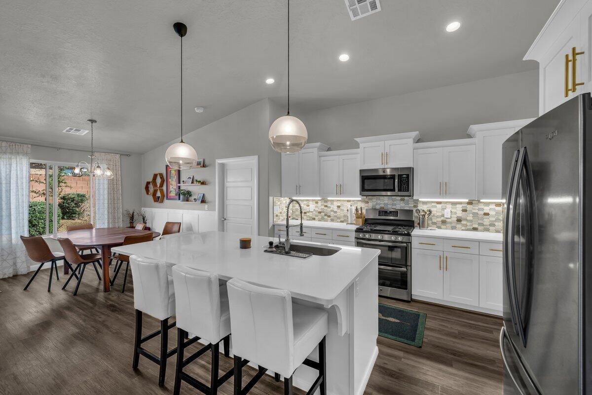 ELMWOOD ESTATES - Residential
