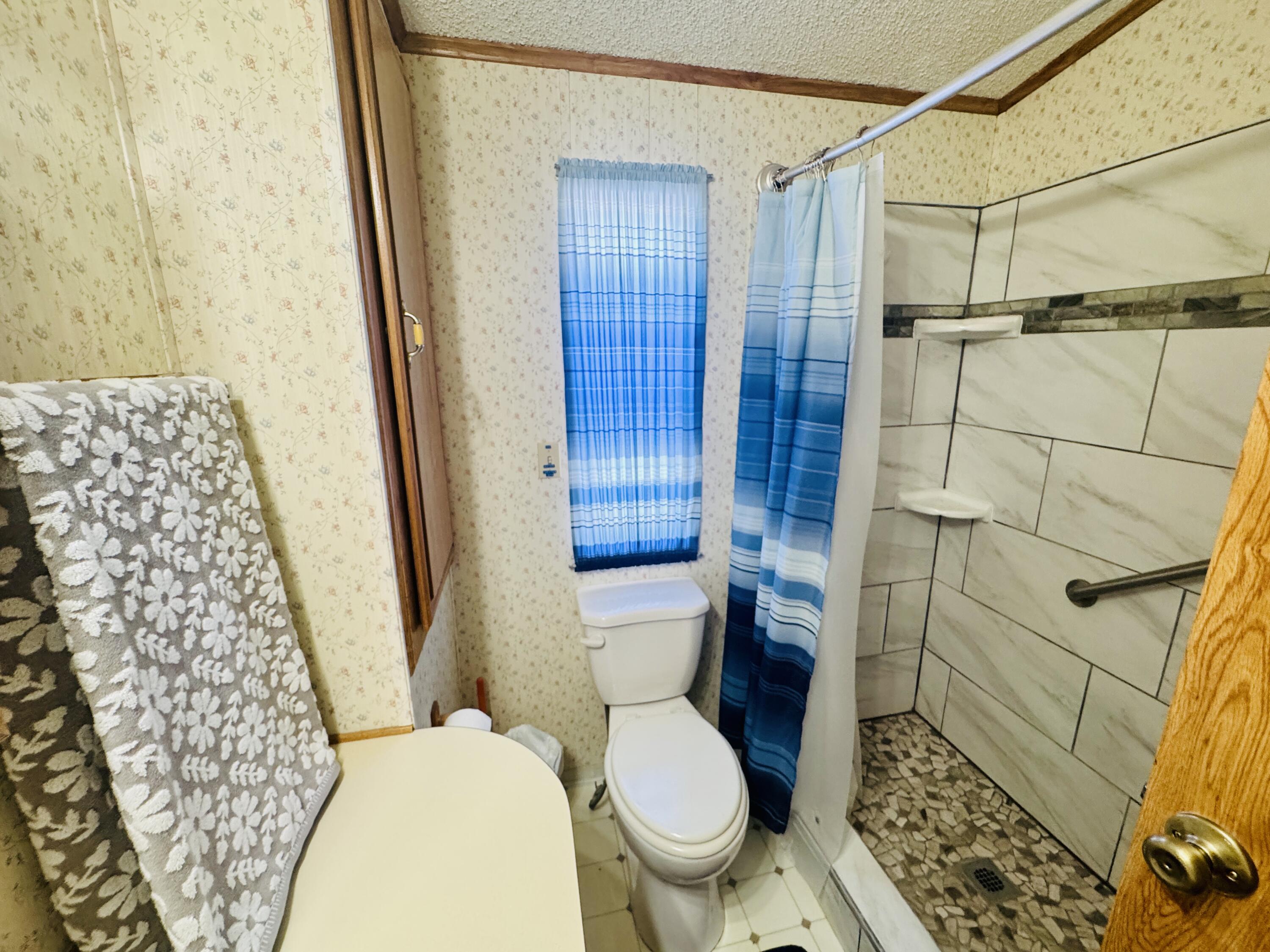 CANYON BREEZE RV RESORT - Residential