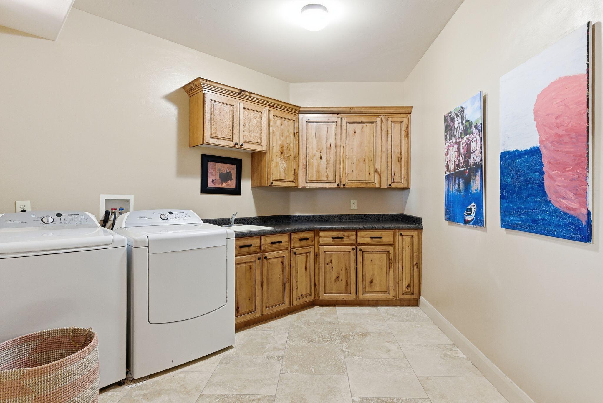 CORAL CANYON - Residential