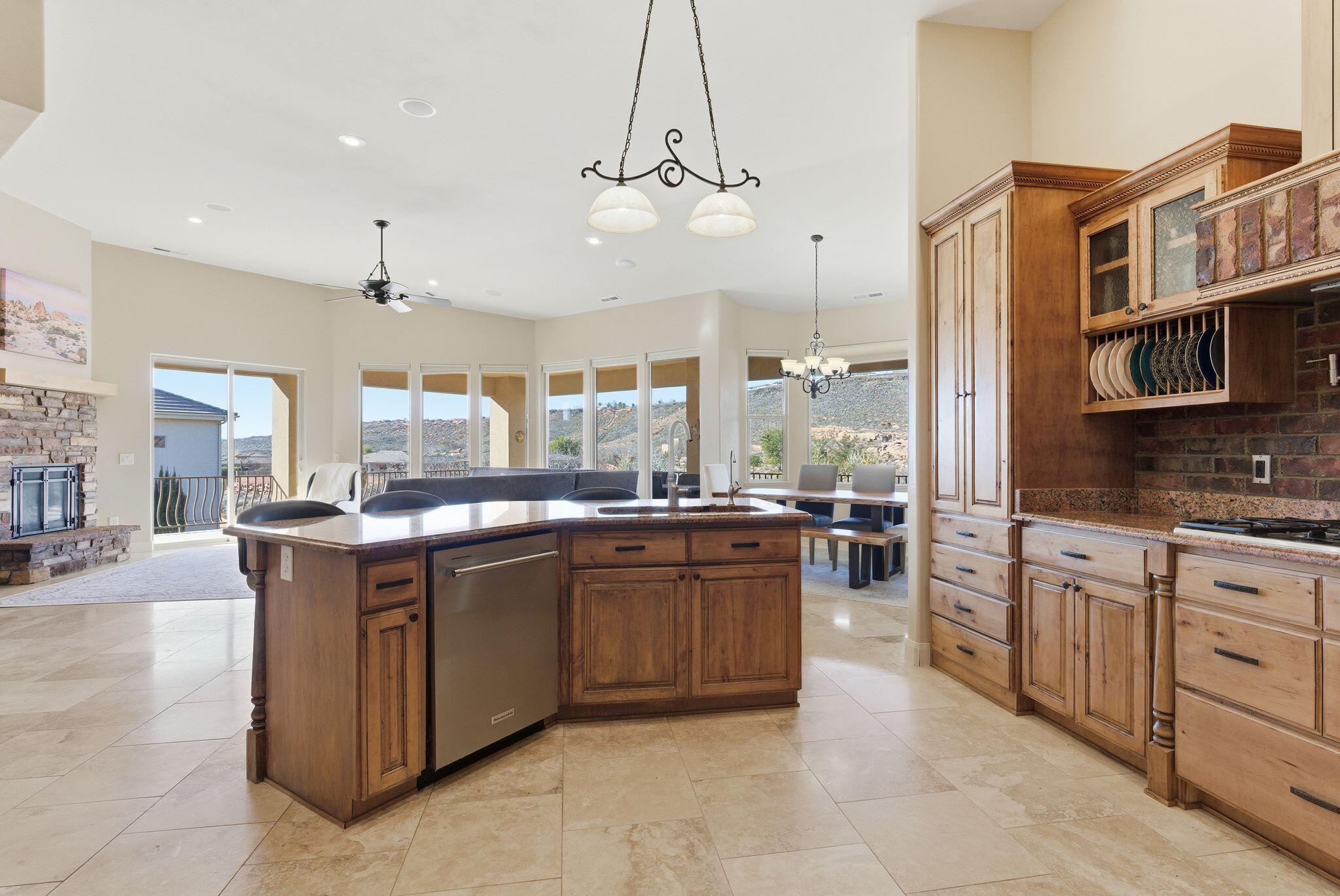 CORAL CANYON - Residential