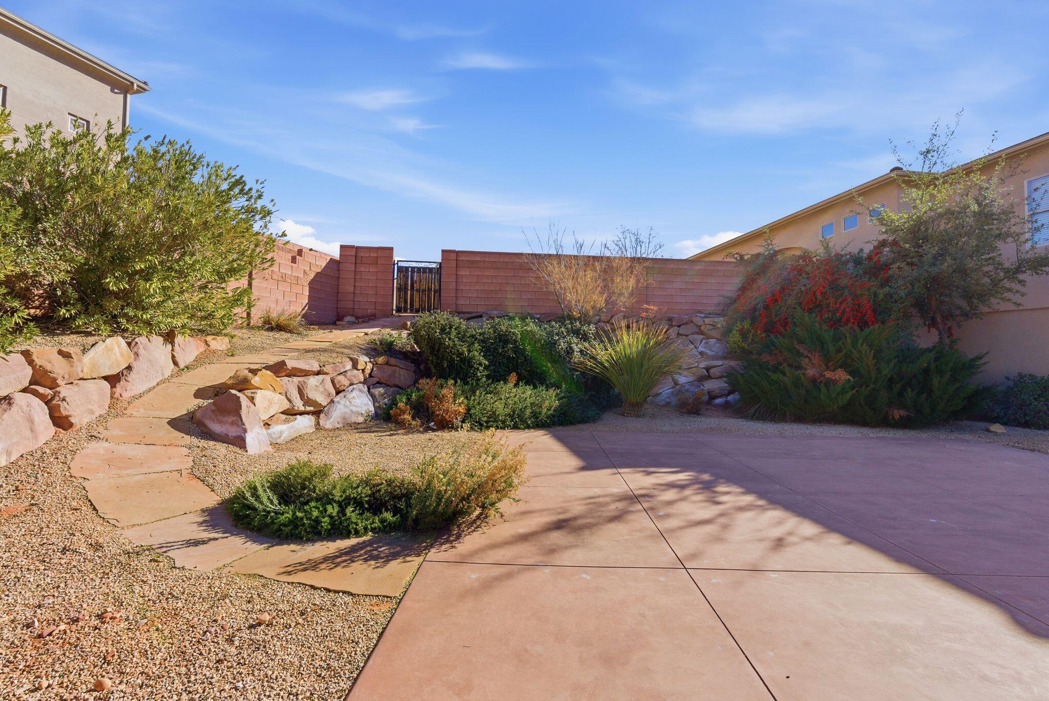 CORAL CANYON - Residential