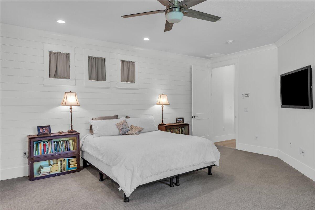 WOODS AT VALLEY VIEW - Residential
