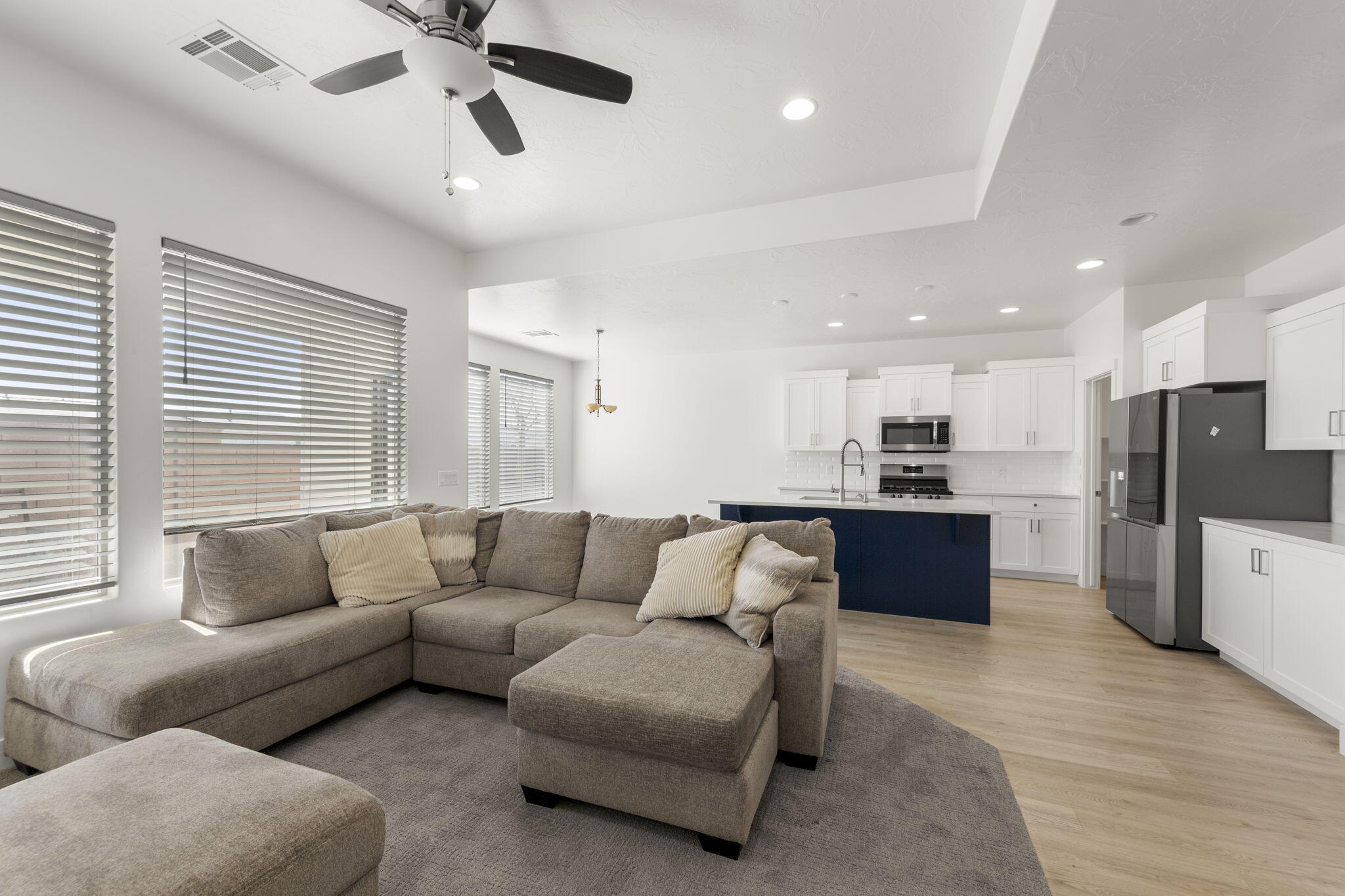 DESERT VISTA - Residential