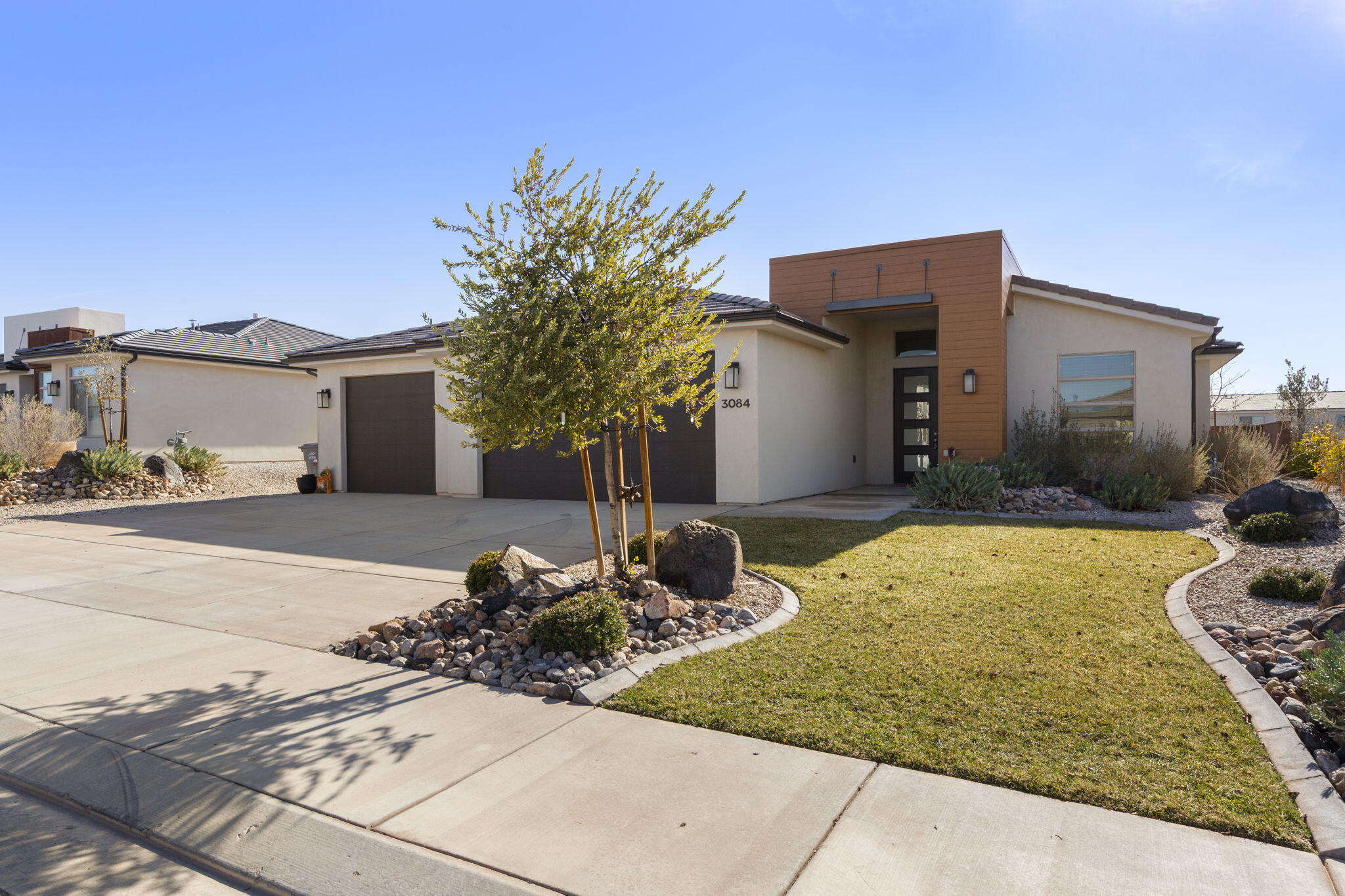 DESERT VISTA - Residential