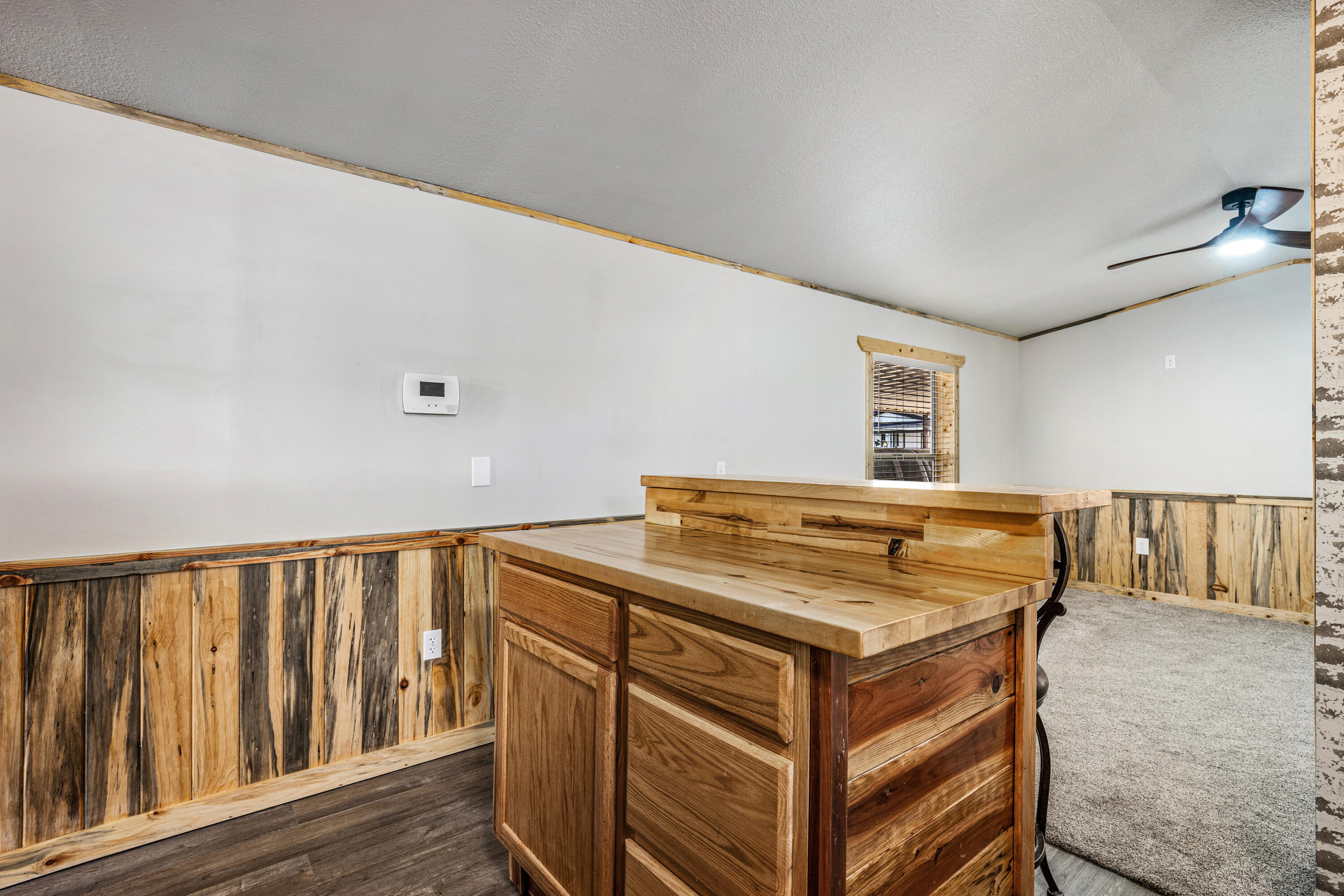 LAVA BLUFF MOBILE HOME PARK - Residential