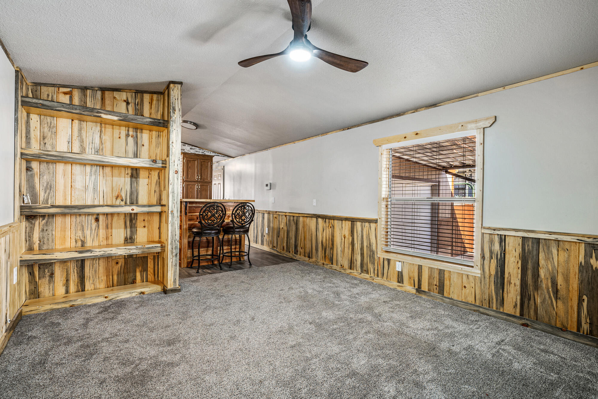 LAVA BLUFF MOBILE HOME PARK - Residential
