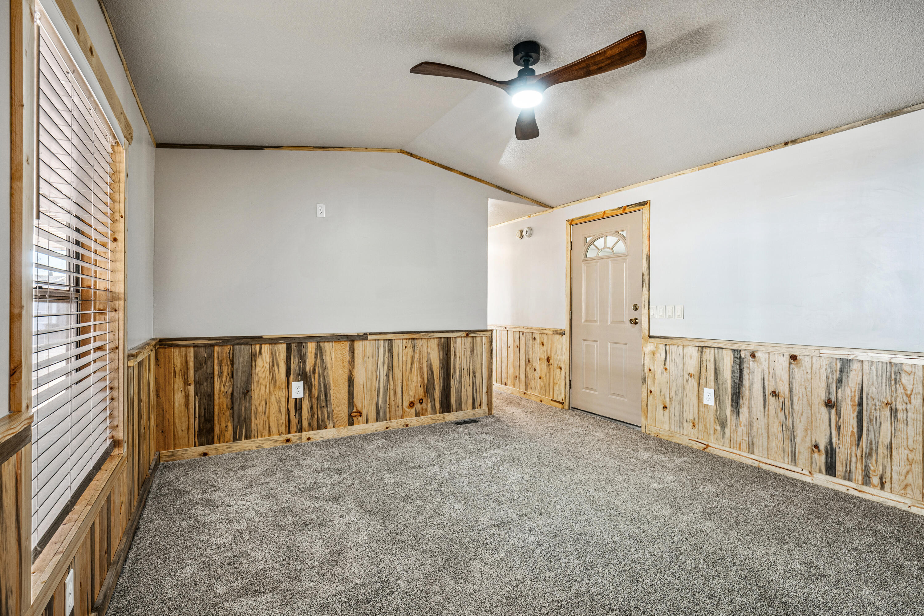 LAVA BLUFF MOBILE HOME PARK - Residential