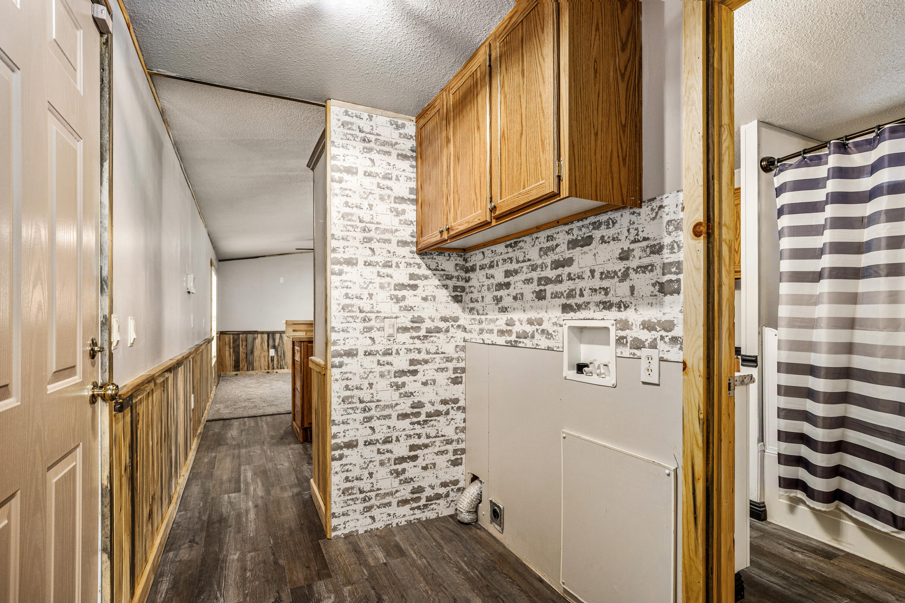 LAVA BLUFF MOBILE HOME PARK - Residential