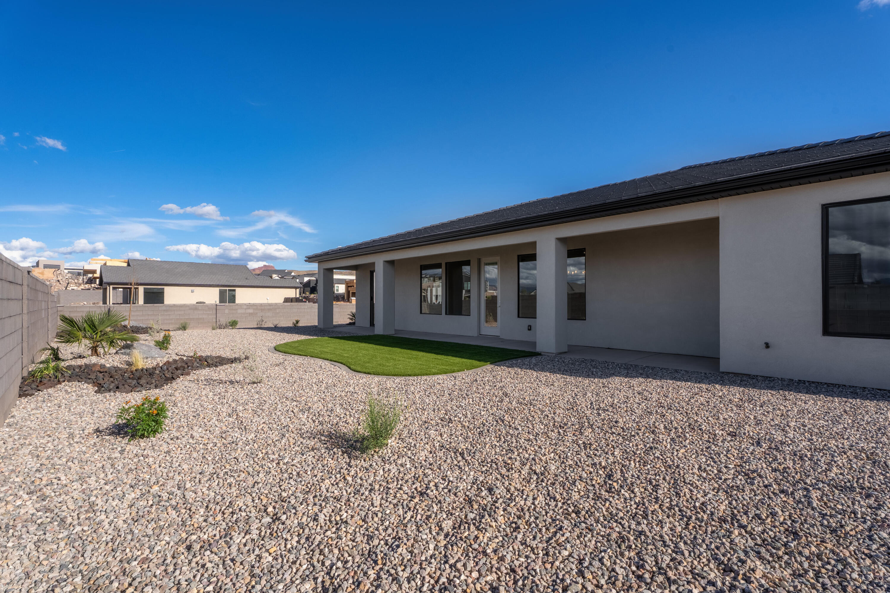 SCENIC POINTE - Residential