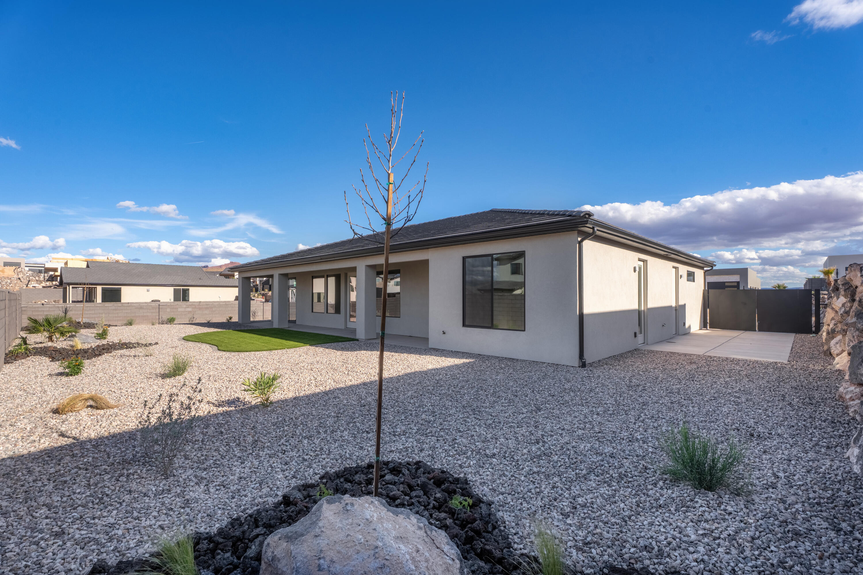 SCENIC POINTE - Residential