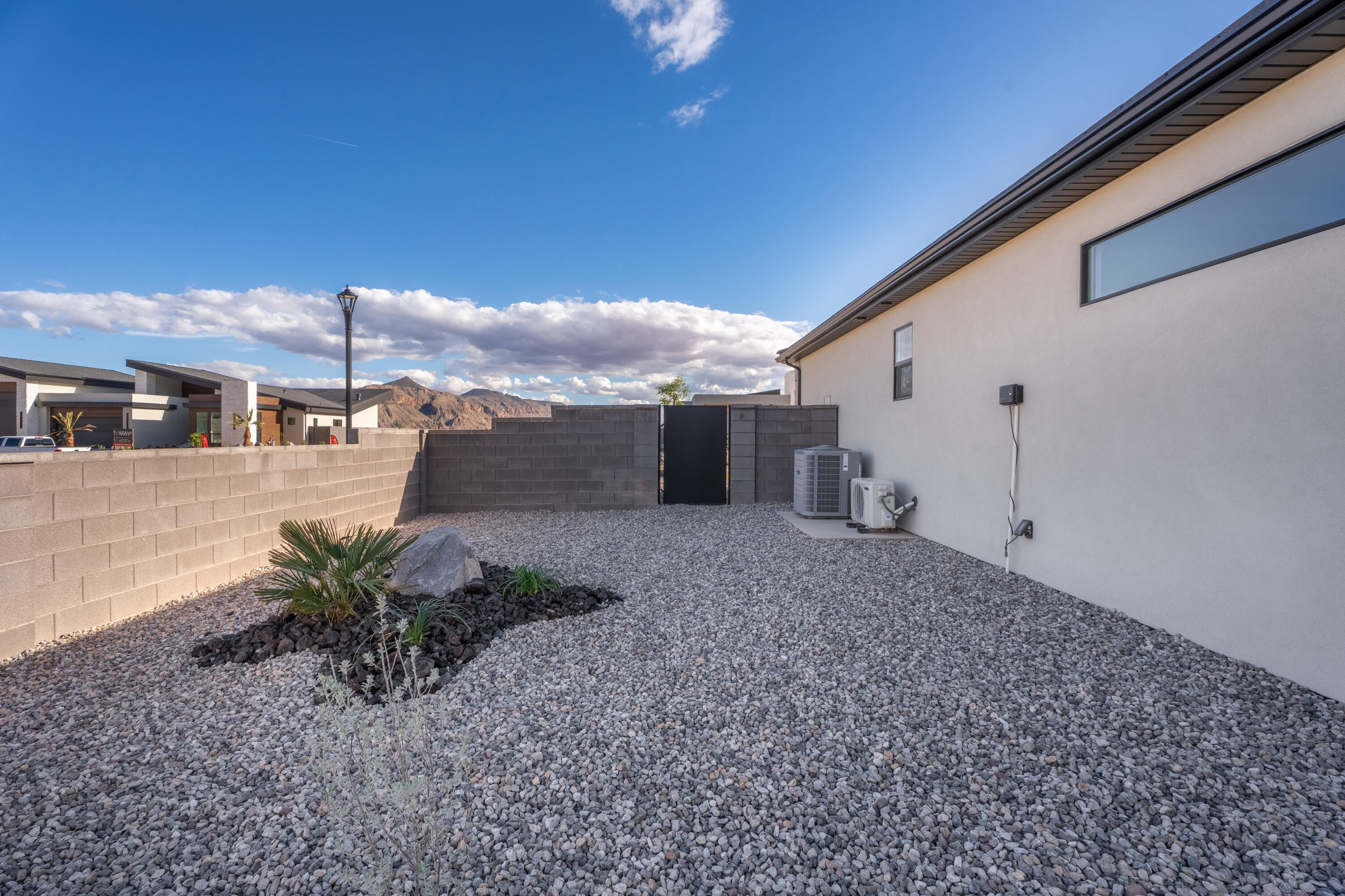 SCENIC POINTE - Residential