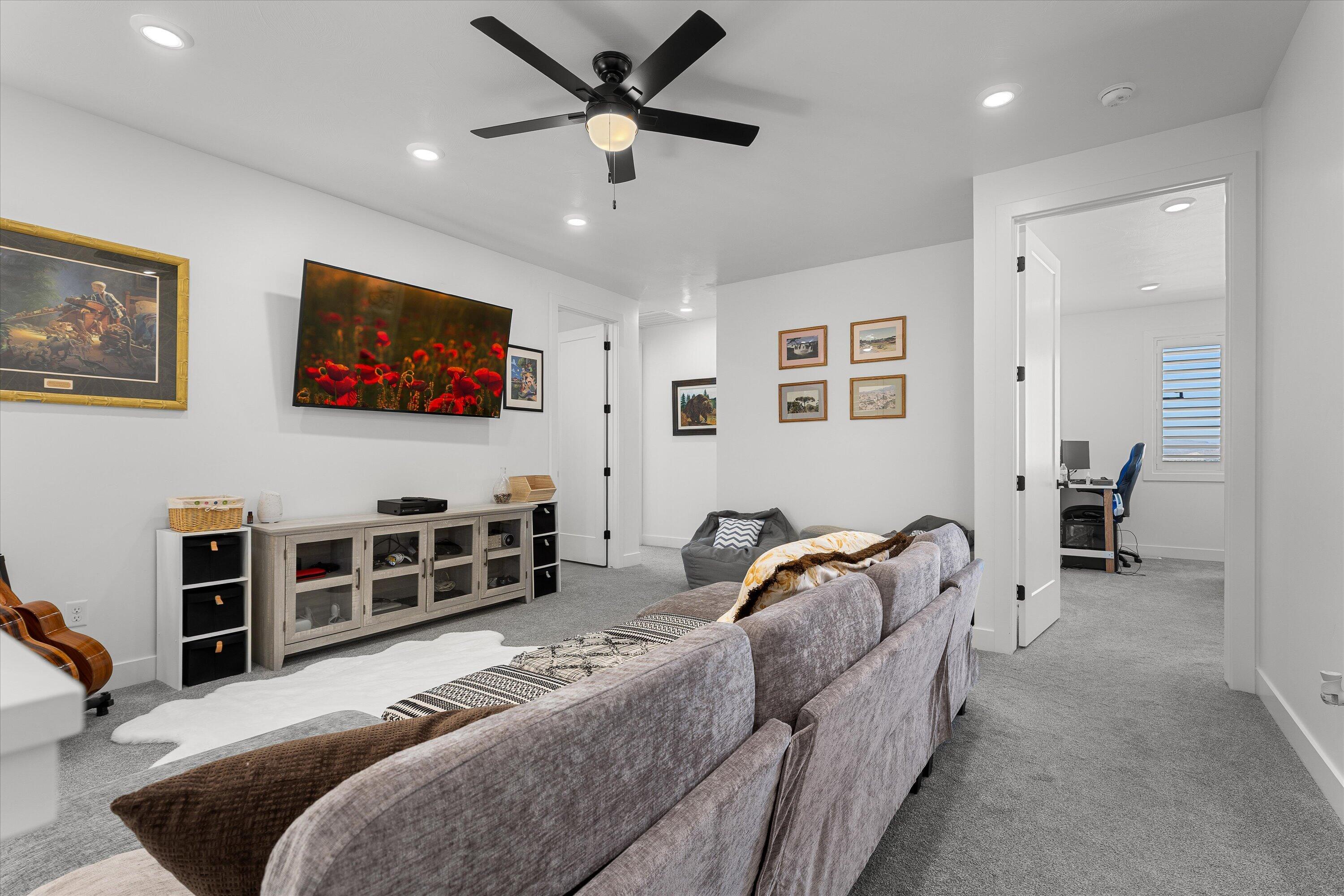 MAJESTIC HILLS - Residential