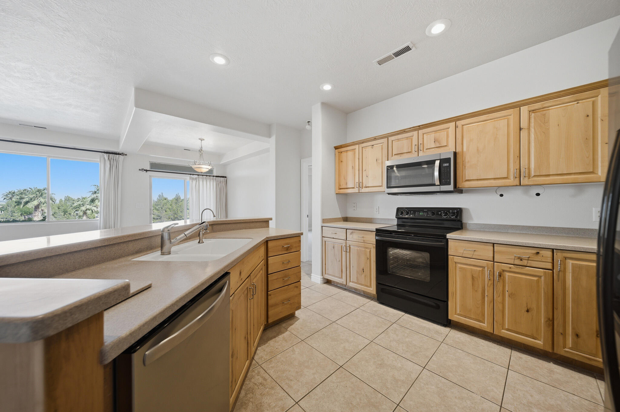 LA JOLLA HILLS AT GREEN SPRINGS - Residential