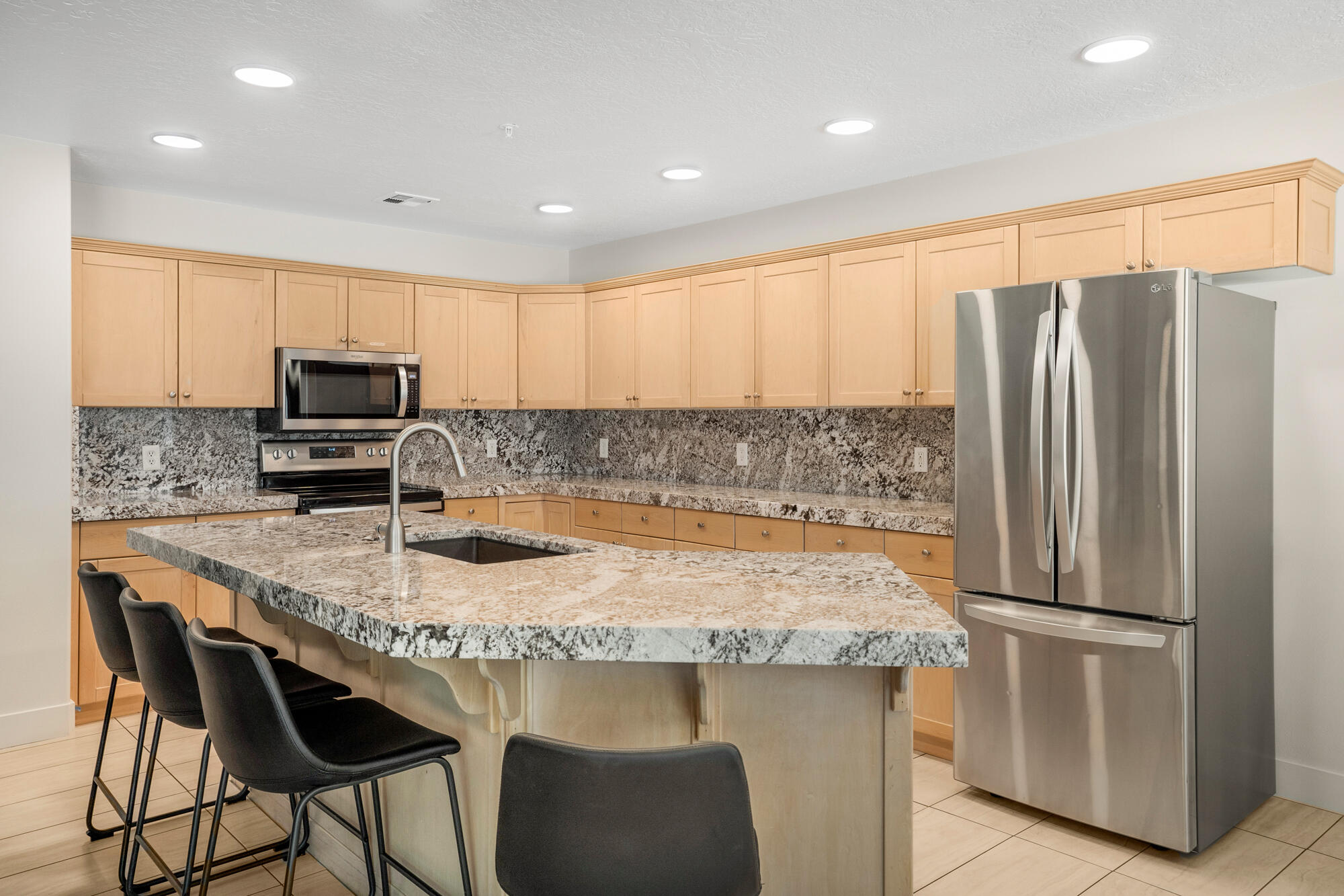 LAS PALMAS RESORT CONDOS - Residential