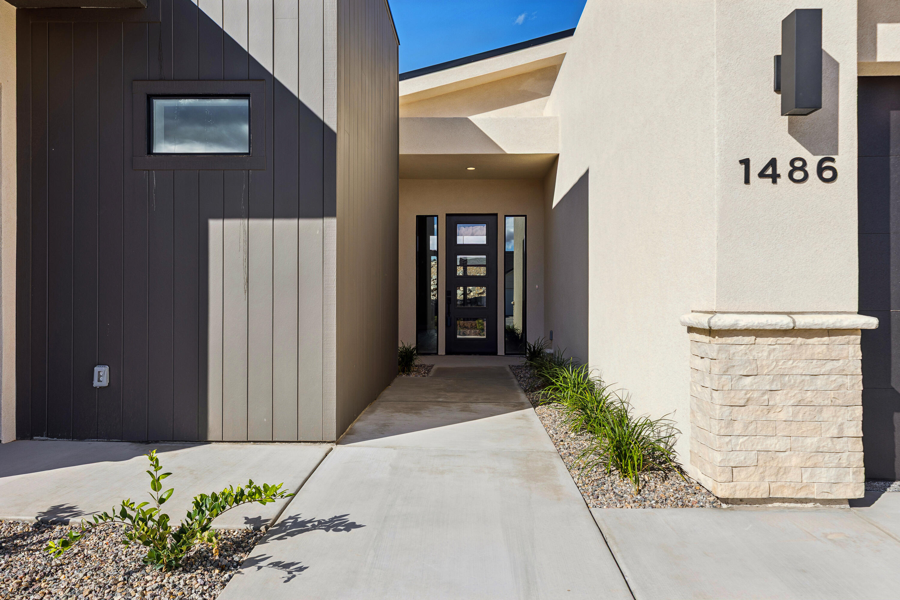 SCENIC POINTE - Residential