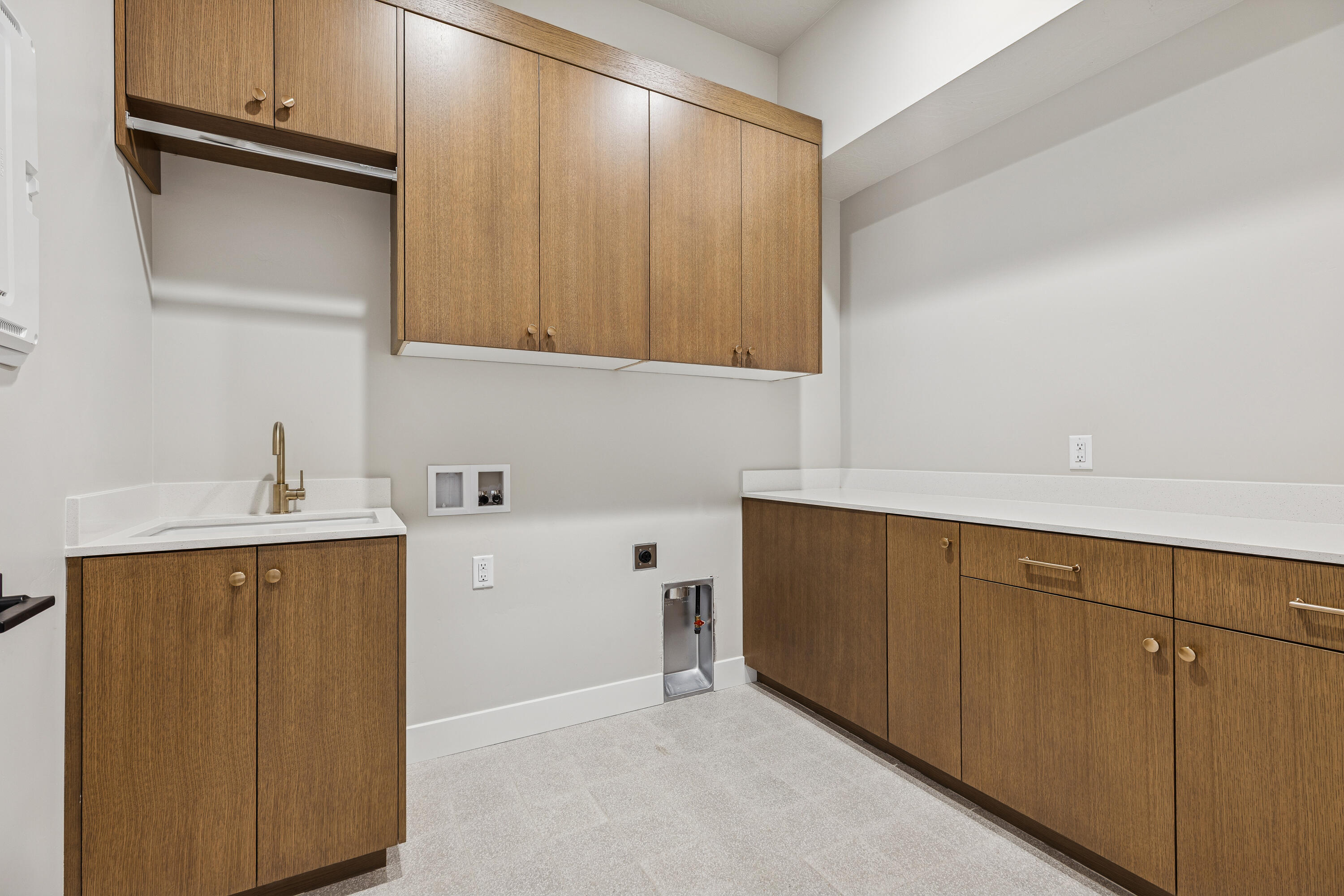 SCENIC POINTE - Residential
