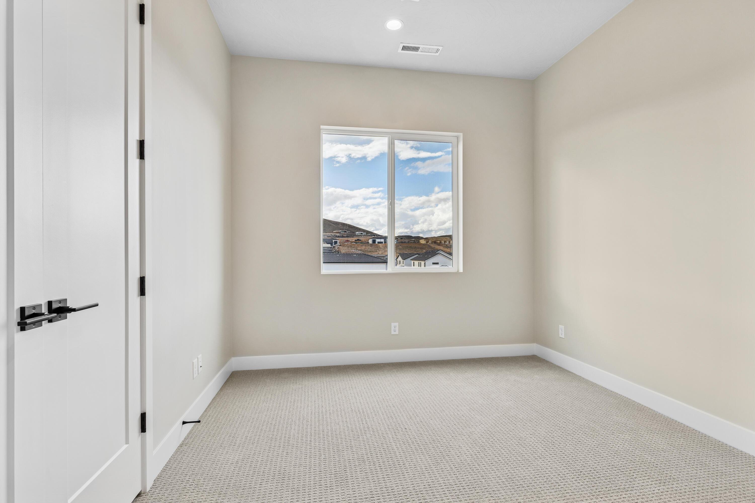 SCENIC POINTE - Residential