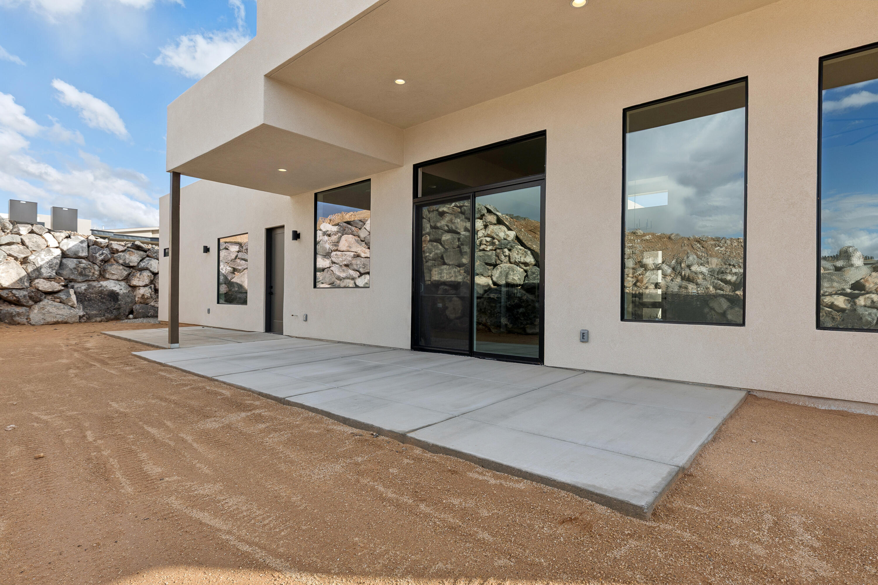SCENIC POINTE - Residential